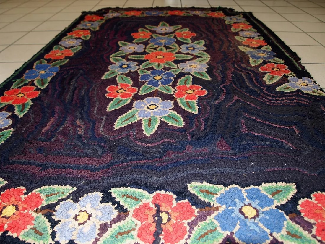 1920s Handmade Antique American Hooked Rug 3.4' X 5.4' - 4