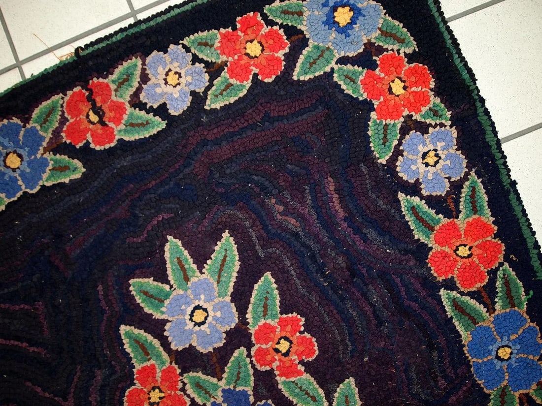 1920s Handmade Antique American Hooked Rug 3.4' X 5.4' - 8