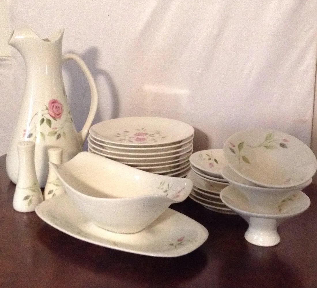 Iroquois China Ben Siebel Design Impromptu Wild Rose Dinnerware Set - 11