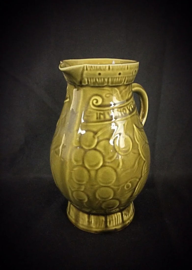 Early 20th Century Sarreguemines Pitcher or Jug With Grape and Vine Flower Design - 6