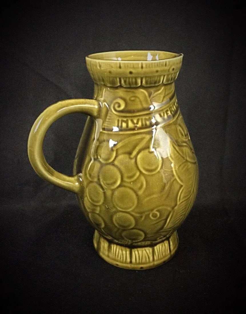 Early 20th Century Sarreguemines Pitcher or Jug With Grape and Vine Flower Design - 9