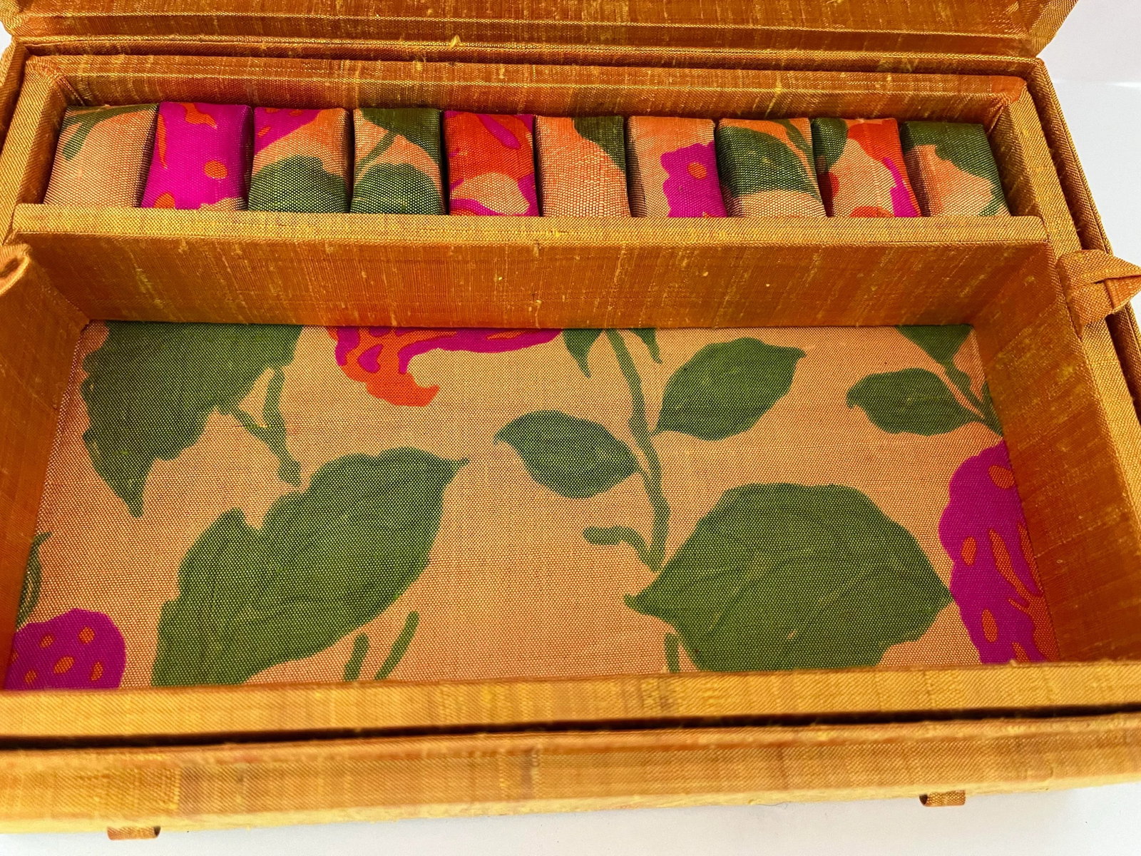 1970s Handwoven Thai Silk Butterfly Jewelry Box With Ring Rolls - 6