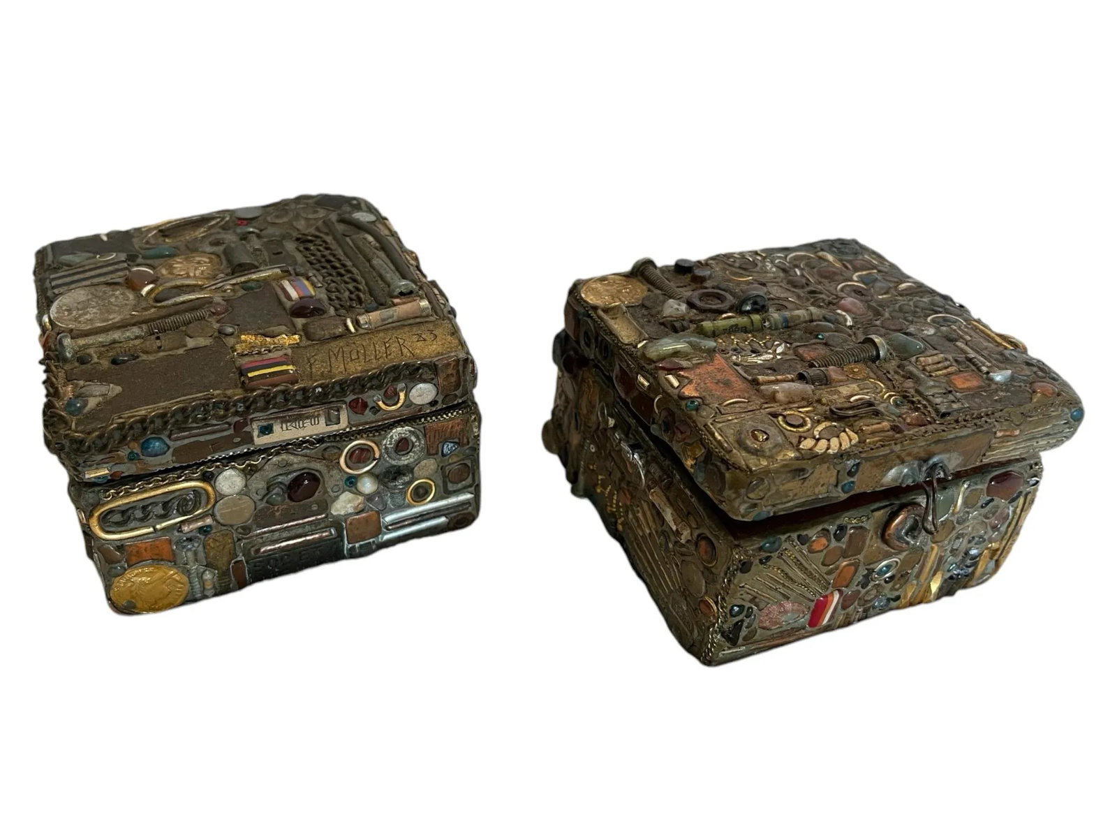 1980s Pair of Decorative Boxes With Found Objects by Brazilian Sculptor Francisco Moller - 2