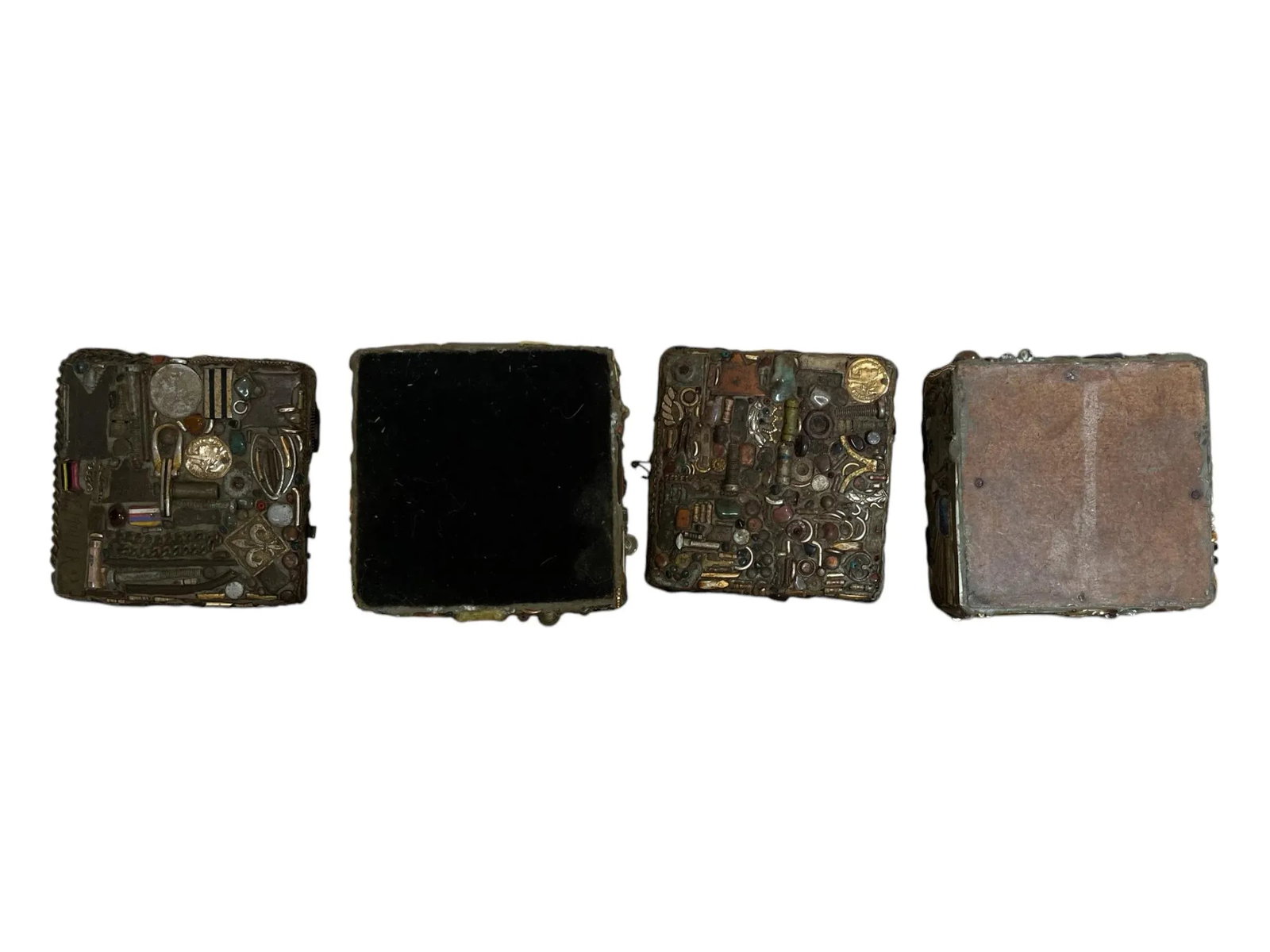 1980s Pair of Decorative Boxes With Found Objects by Brazilian Sculptor Francisco Moller - 4