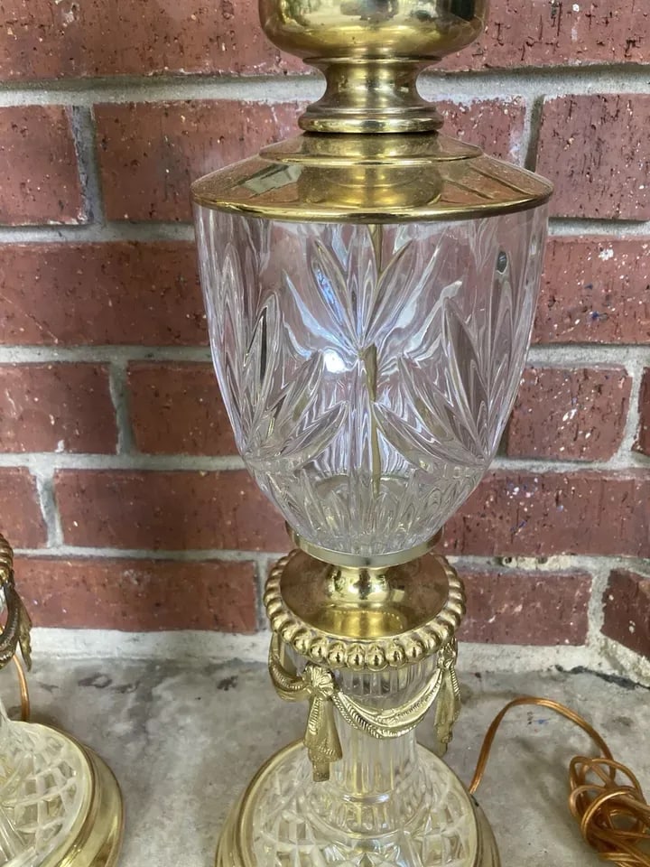 1990s Pair of Gold Tone Hollywood Regency Metal & Cut Glass Large Table Lamps - 3