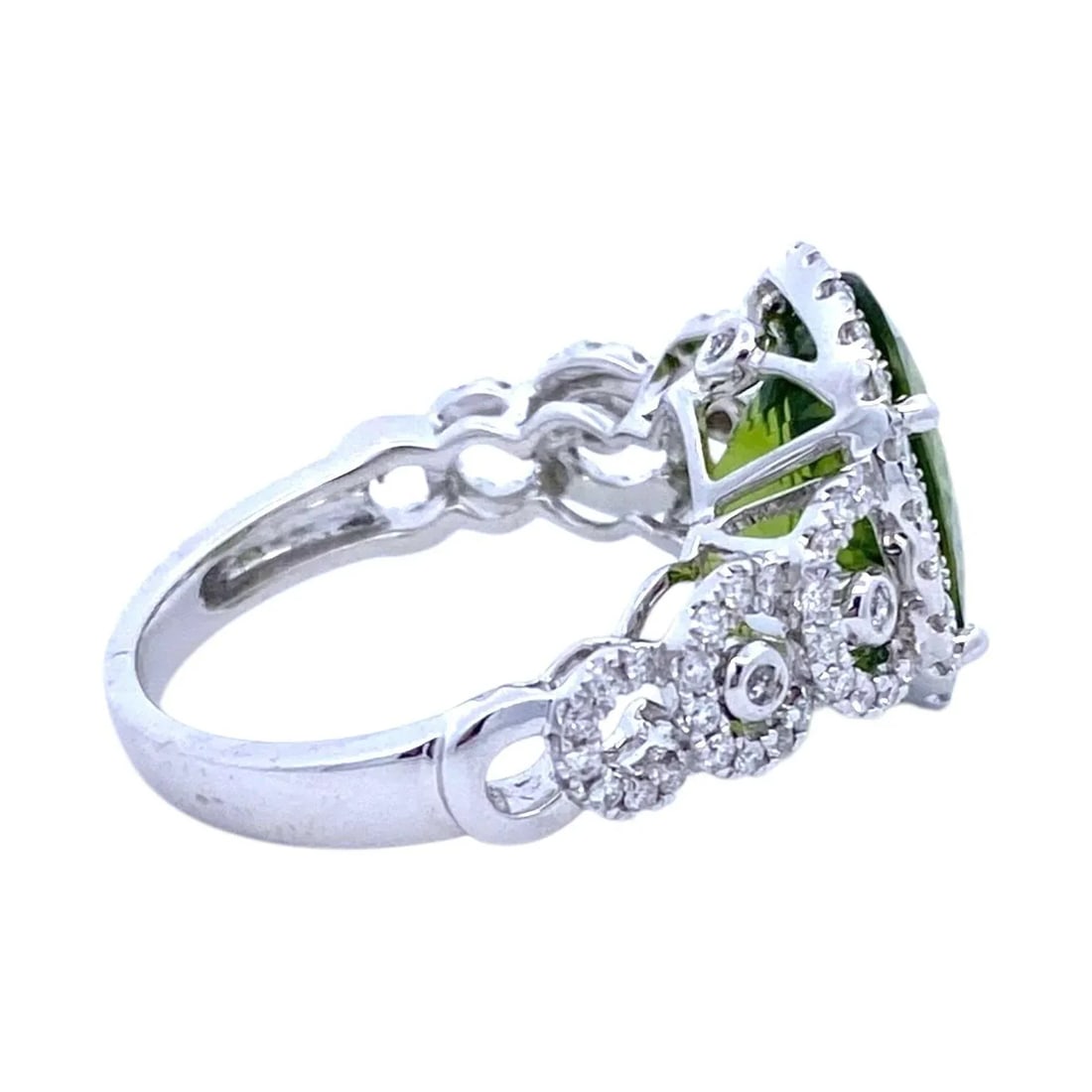 18k White Gold Peridot and Diamond Ring - 8