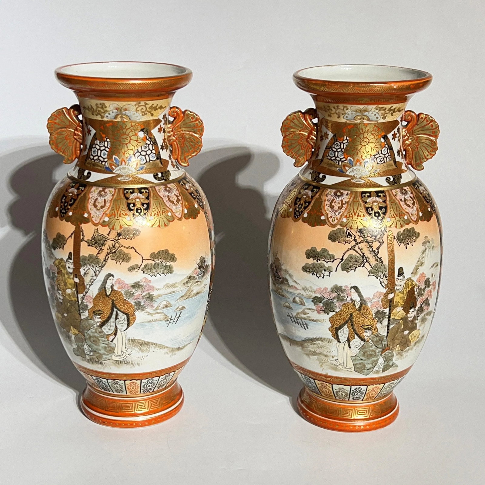 Japanese Kutani Porcelain Vases - A Pair - 4