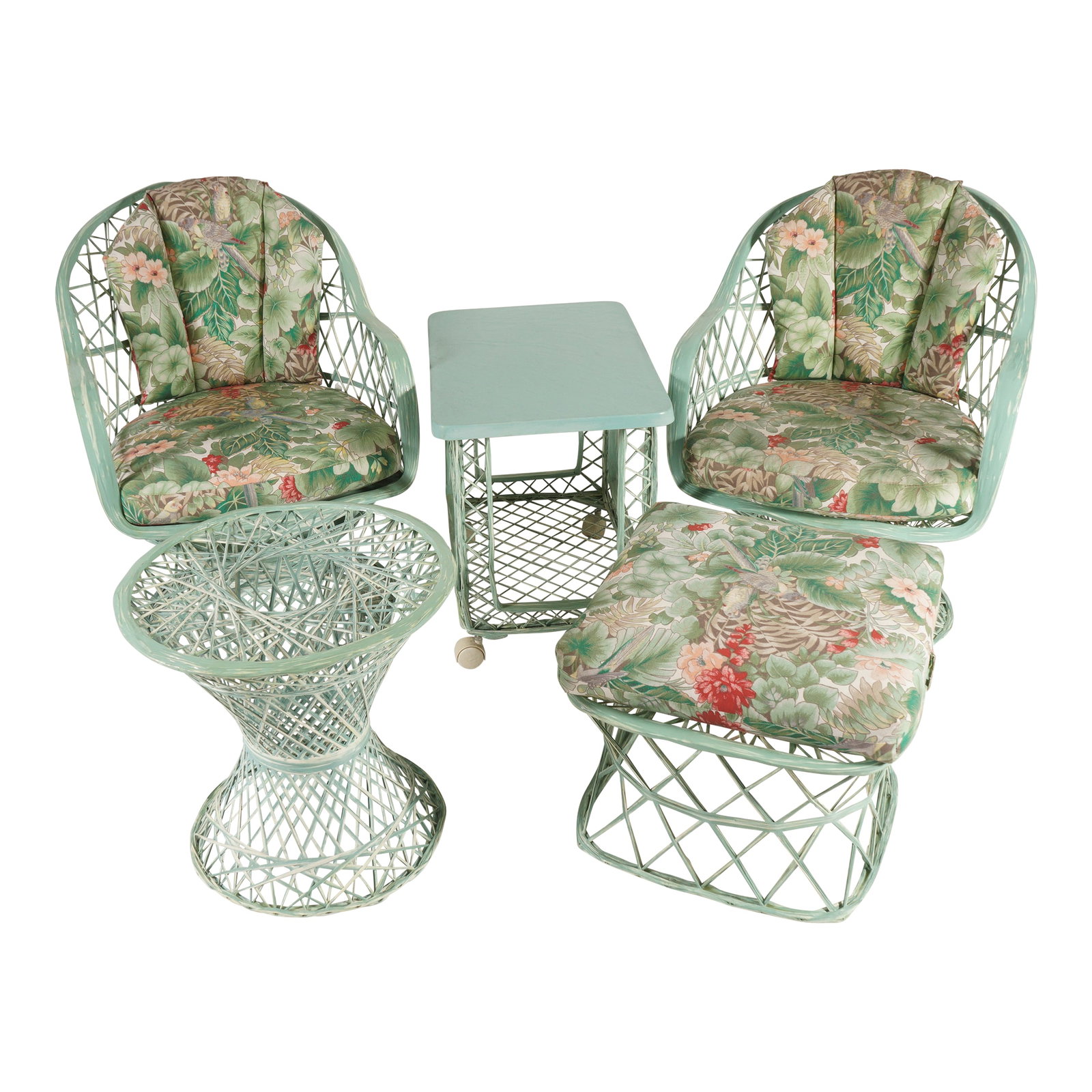 Vintage Spun Fiberglass Patio Furniture Set in the Style of Russell Woodard, 5 Pieces: Vintage MId-Century Modern Russell Woodard Spun Fiberglass patio Set. Made from spun fiberglass which is almost indestructible and as good as maintenance free. All the pieces are in an excellent near