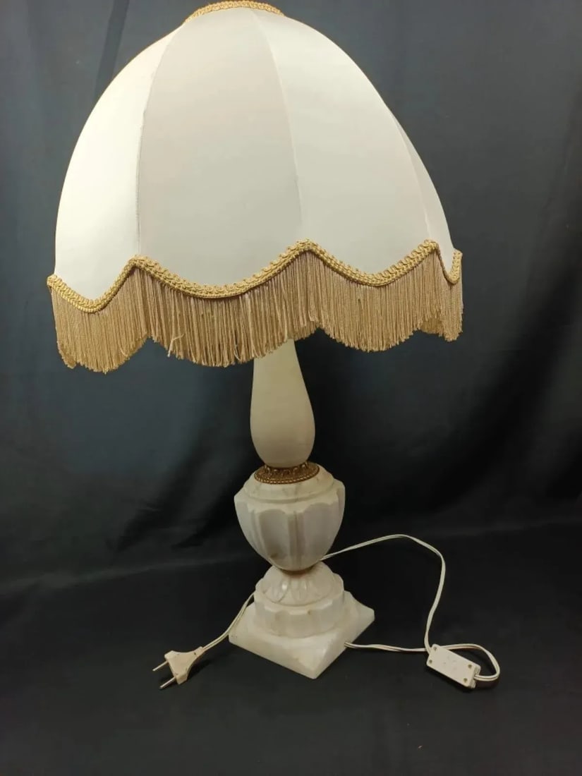 Late 19th Century Alabaster and Brass Lamp Base With Lampshade - 6