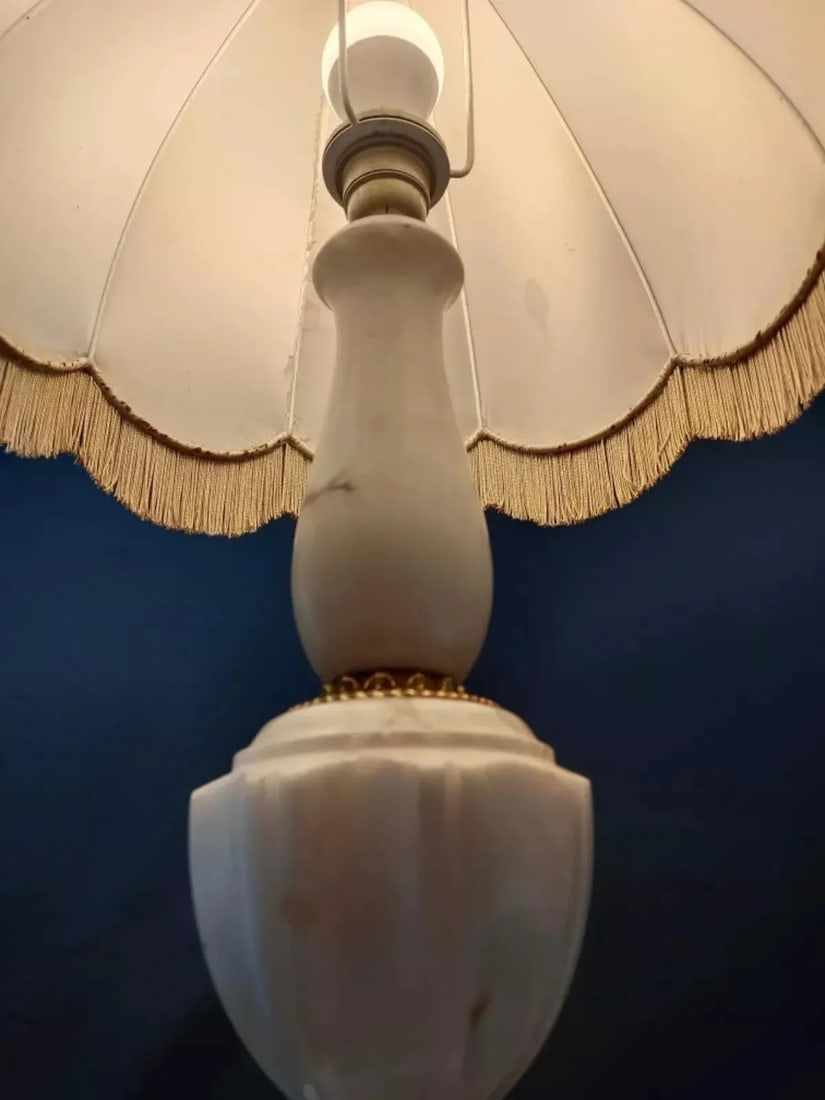 Late 19th Century Alabaster and Brass Lamp Base With Lampshade - 9