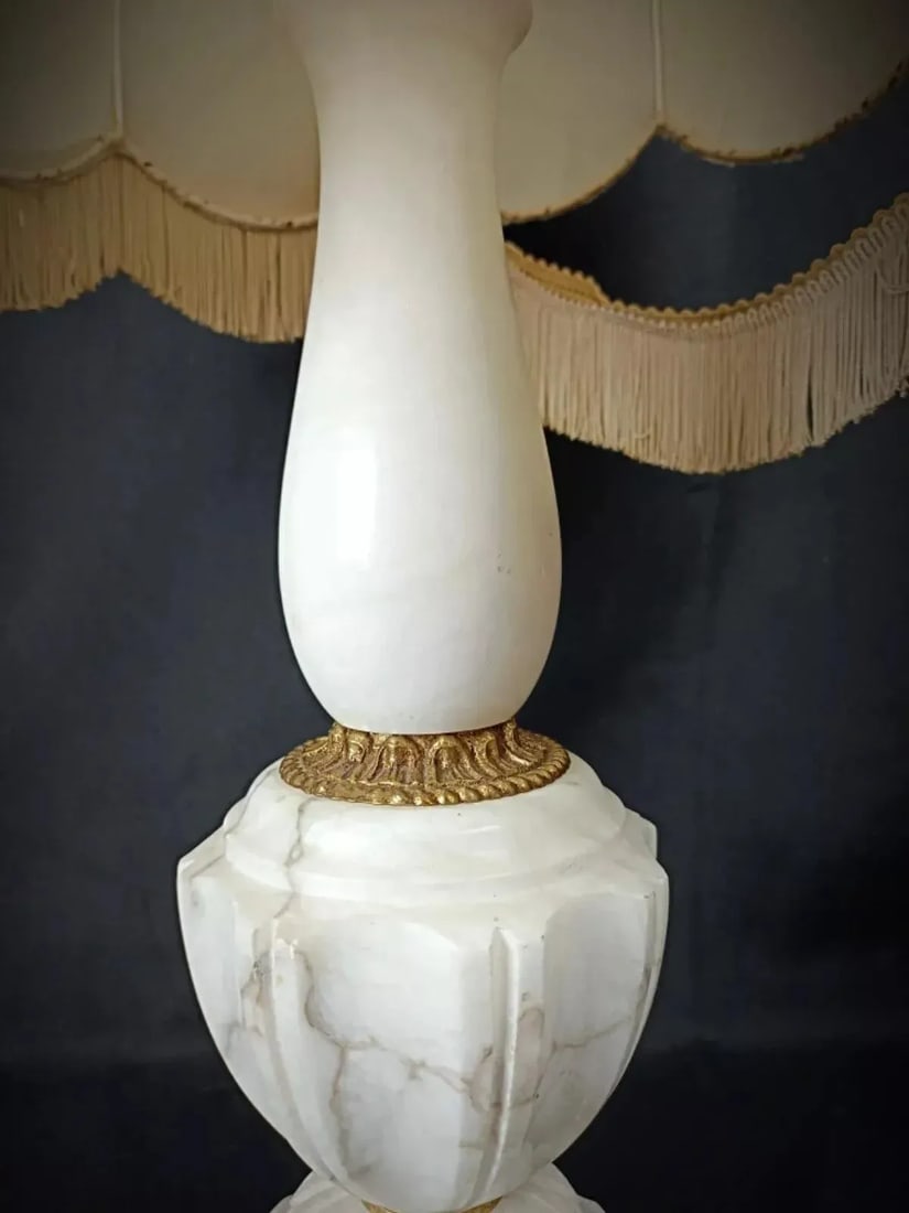 Antique Lamp Base in Alabaster and Brass With Lampshade - 11