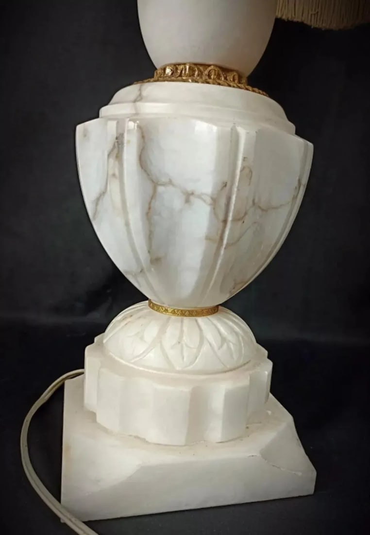 Antique Lamp Base in Alabaster and Brass With Lampshade - 2