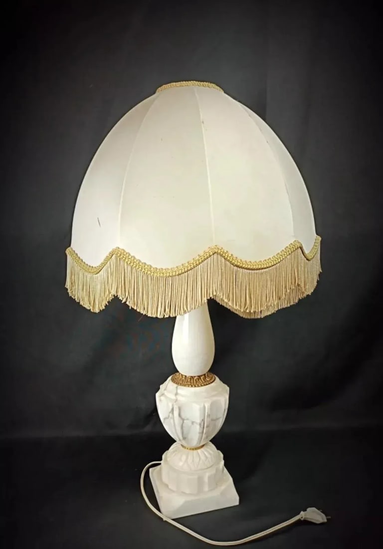 Antique Lamp Base in Alabaster and Brass With Lampshade - 8