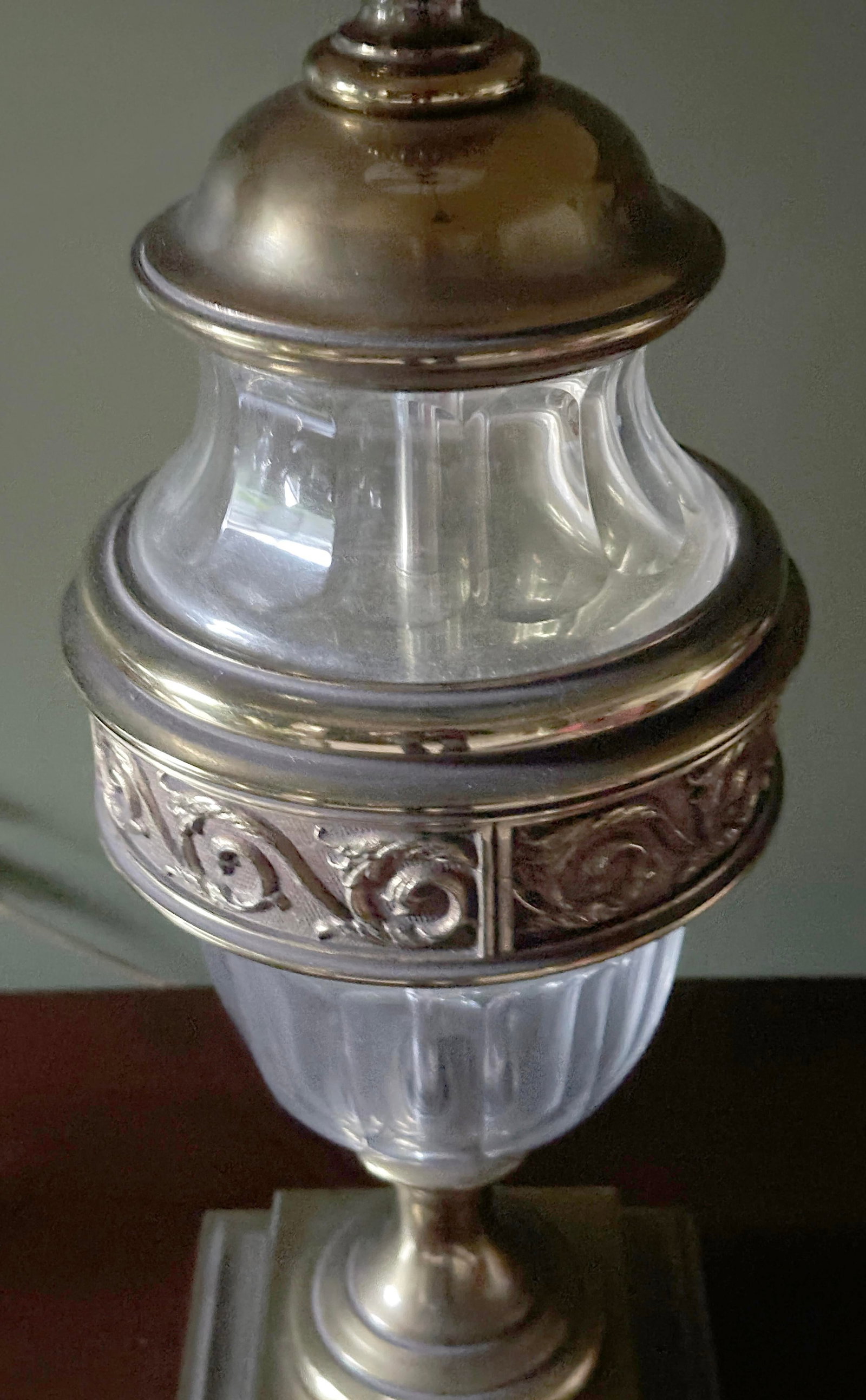 Pair of 1940s Stiffel Hollywood Regency Brass & Glass Table Lamps - 4