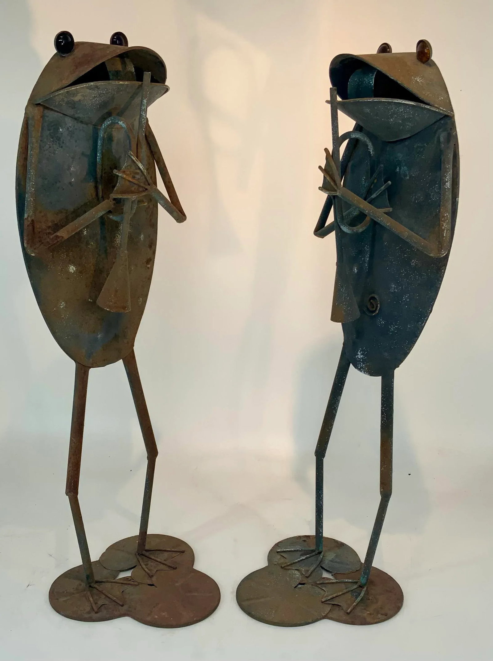 Pair of Vintage Tin Metal Frogs Garden Ornaments - 3