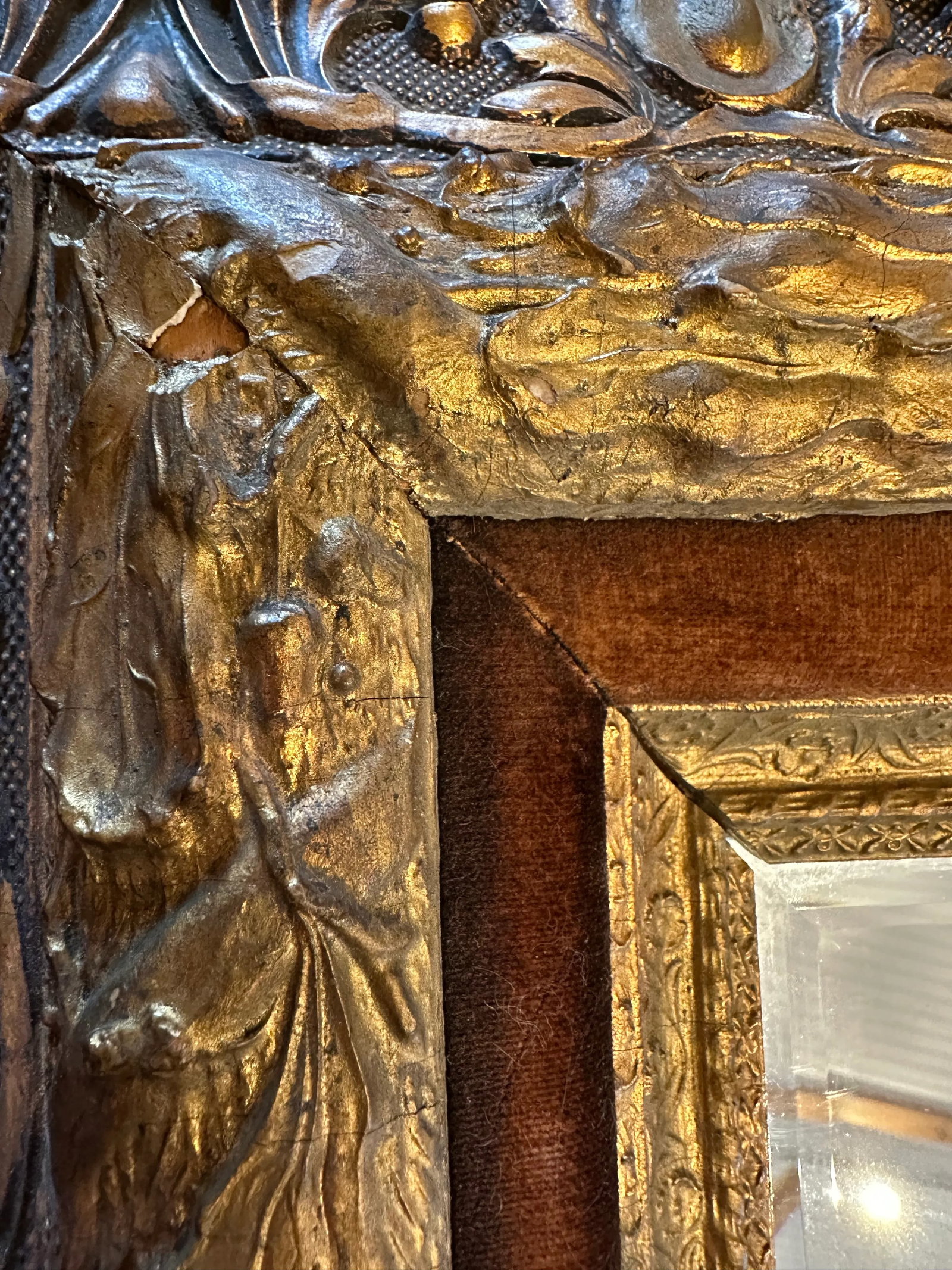 Late 20th Century Gilt Frame Mirror With Brown Silk Velvet Insert - 5