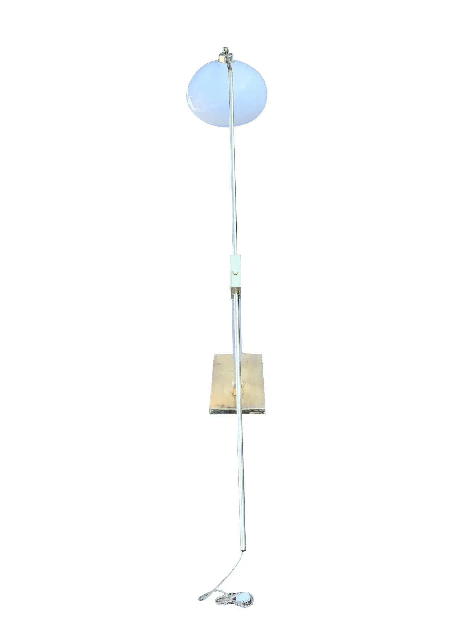 Mid 20th Century Vintage Brass and Lucite Floor Lamp - 4