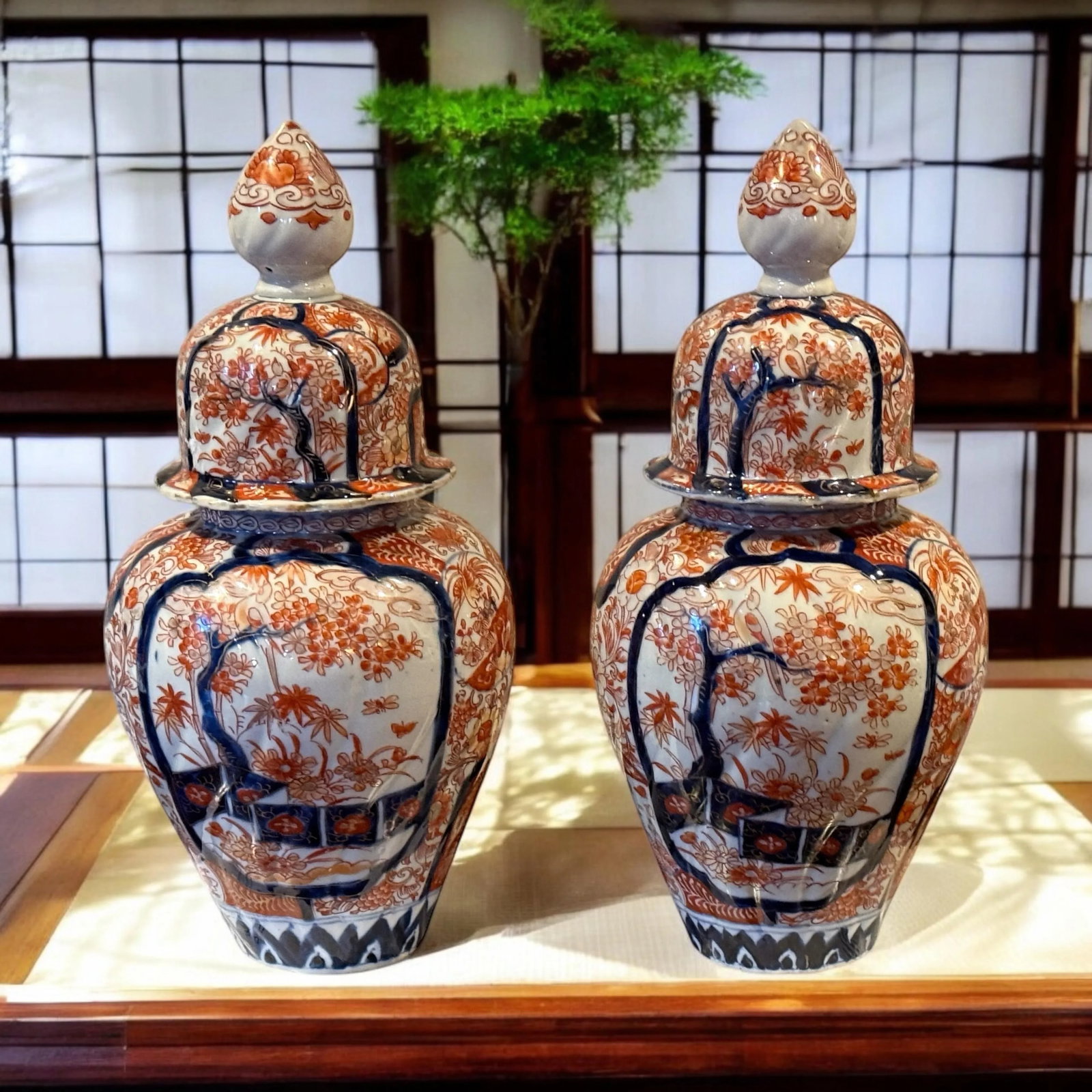 Antique Japanese Pair of Late Meiji Period Hand Painted Porcelain Imari Style Lidded Ginger Jars - 2