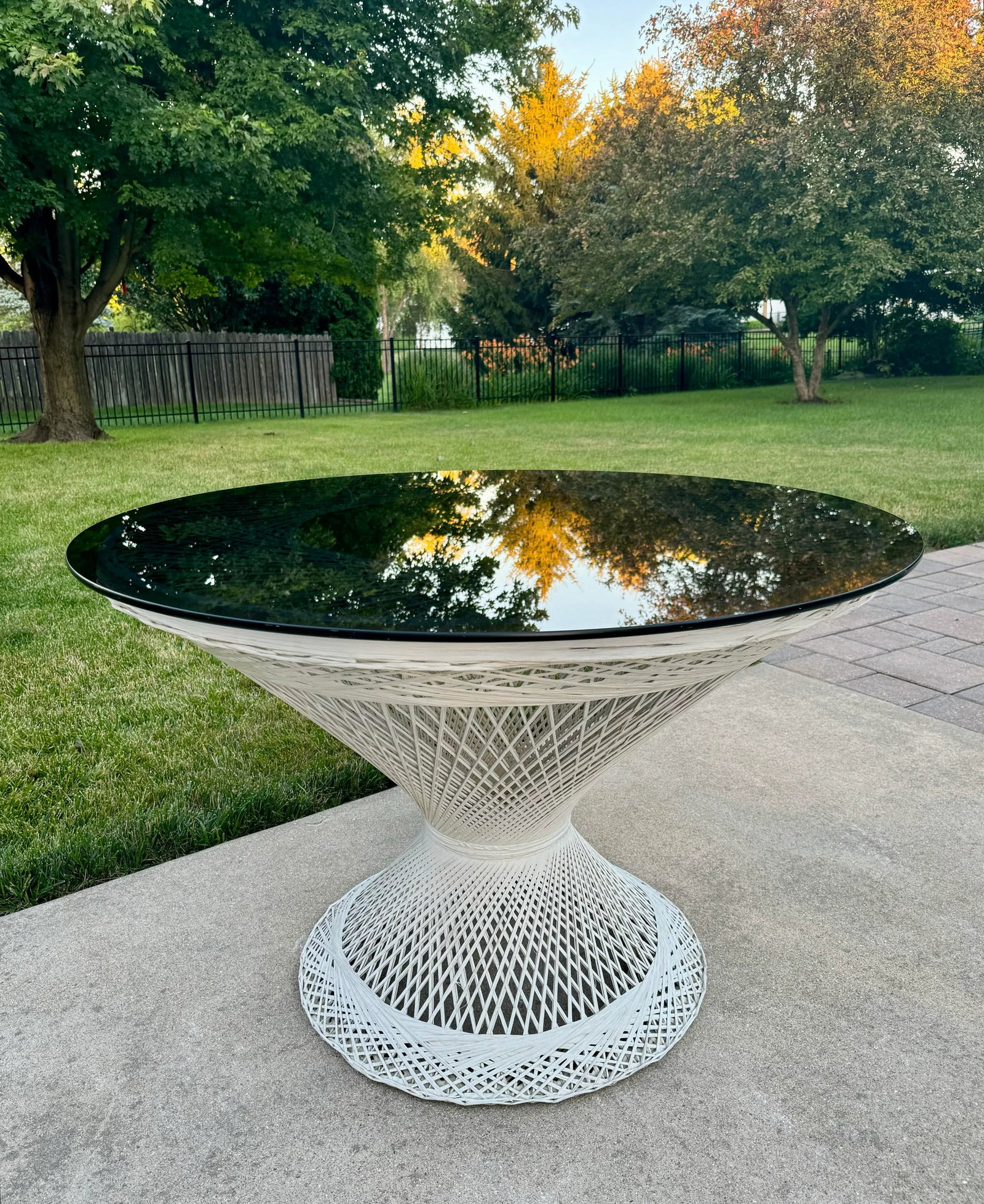 1970s Mid-Century Modern Russell Woodard Spun Fiberglass Dining Table, Attributed - 10