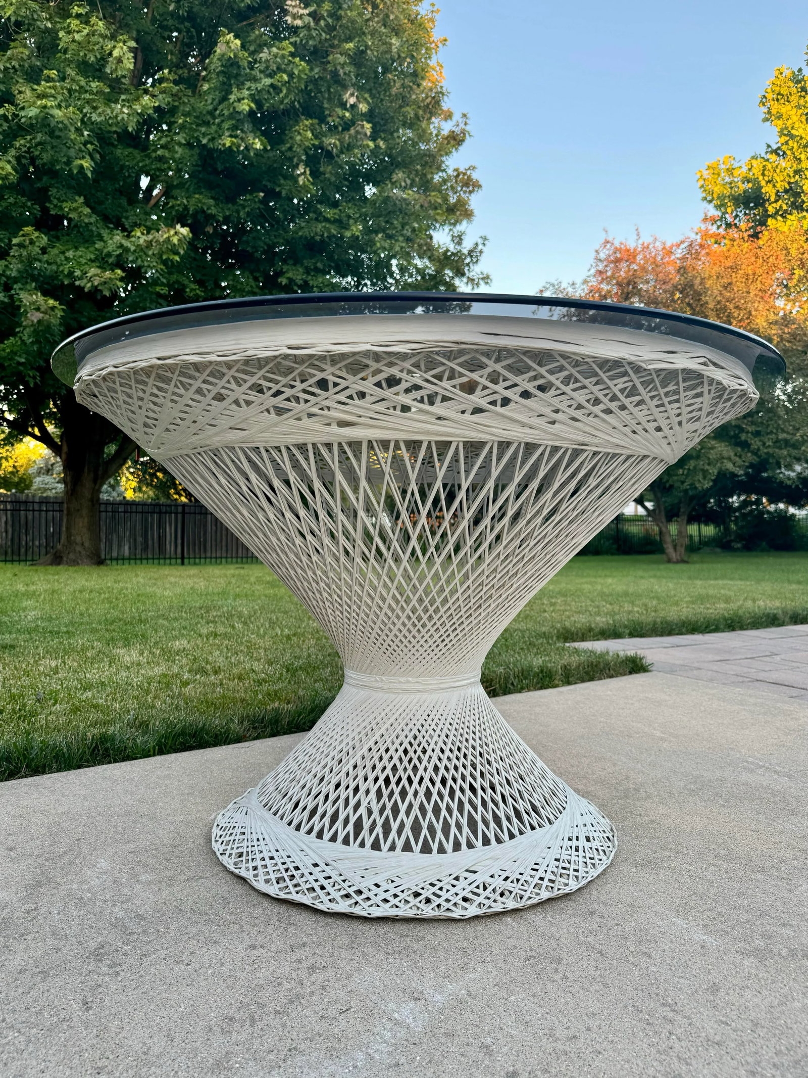 1970s Mid-Century Modern Russell Woodard Spun Fiberglass Dining Table, Attributed - 3