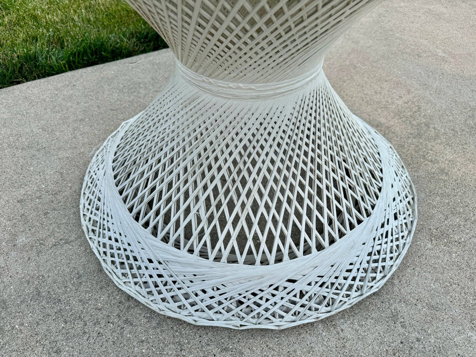 1970s Mid-Century Modern Russell Woodard Spun Fiberglass Dining Table, Attributed - 7