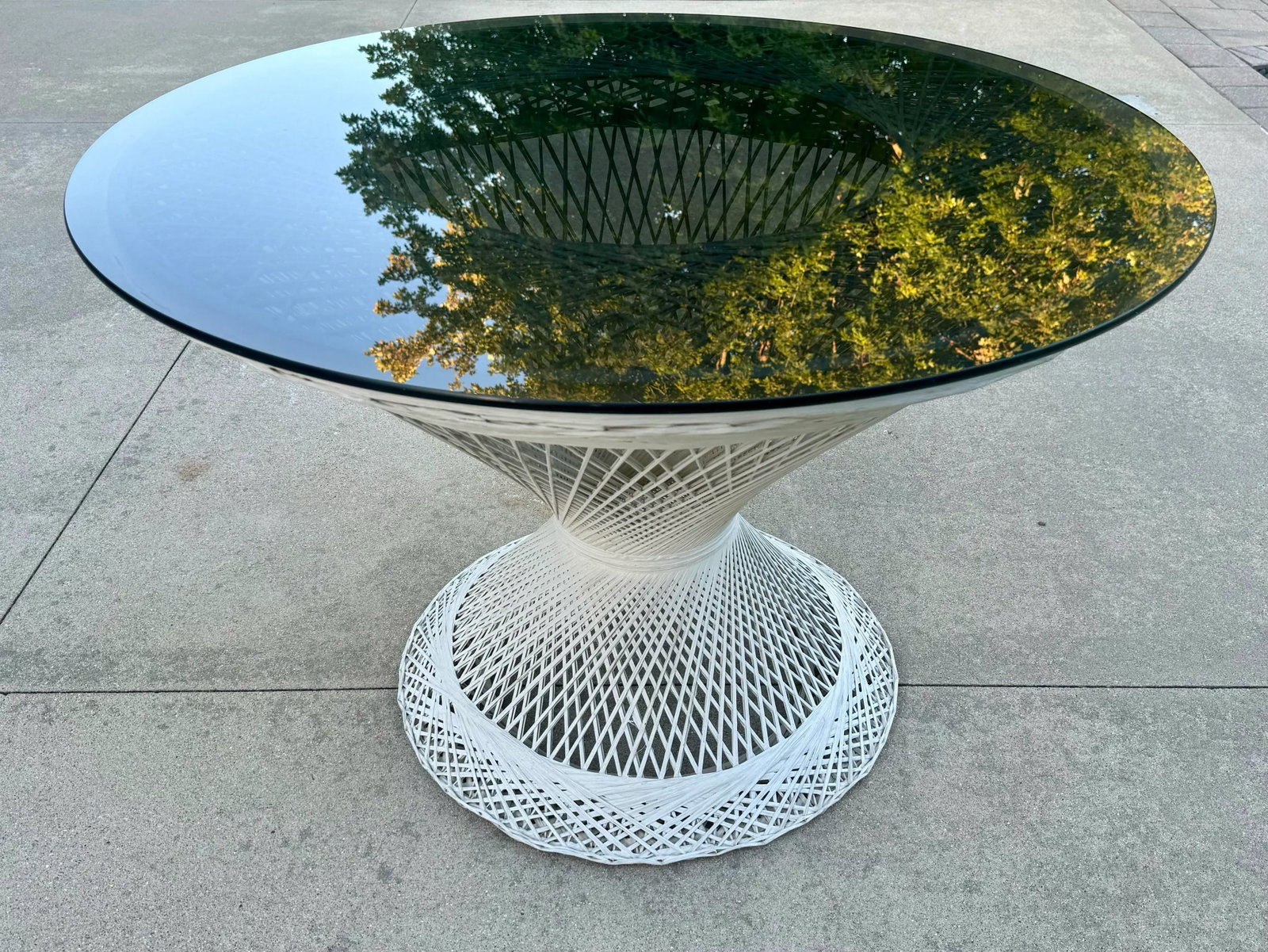 1970s Mid-Century Modern Russell Woodard Spun Fiberglass Dining Table, Attributed - 8