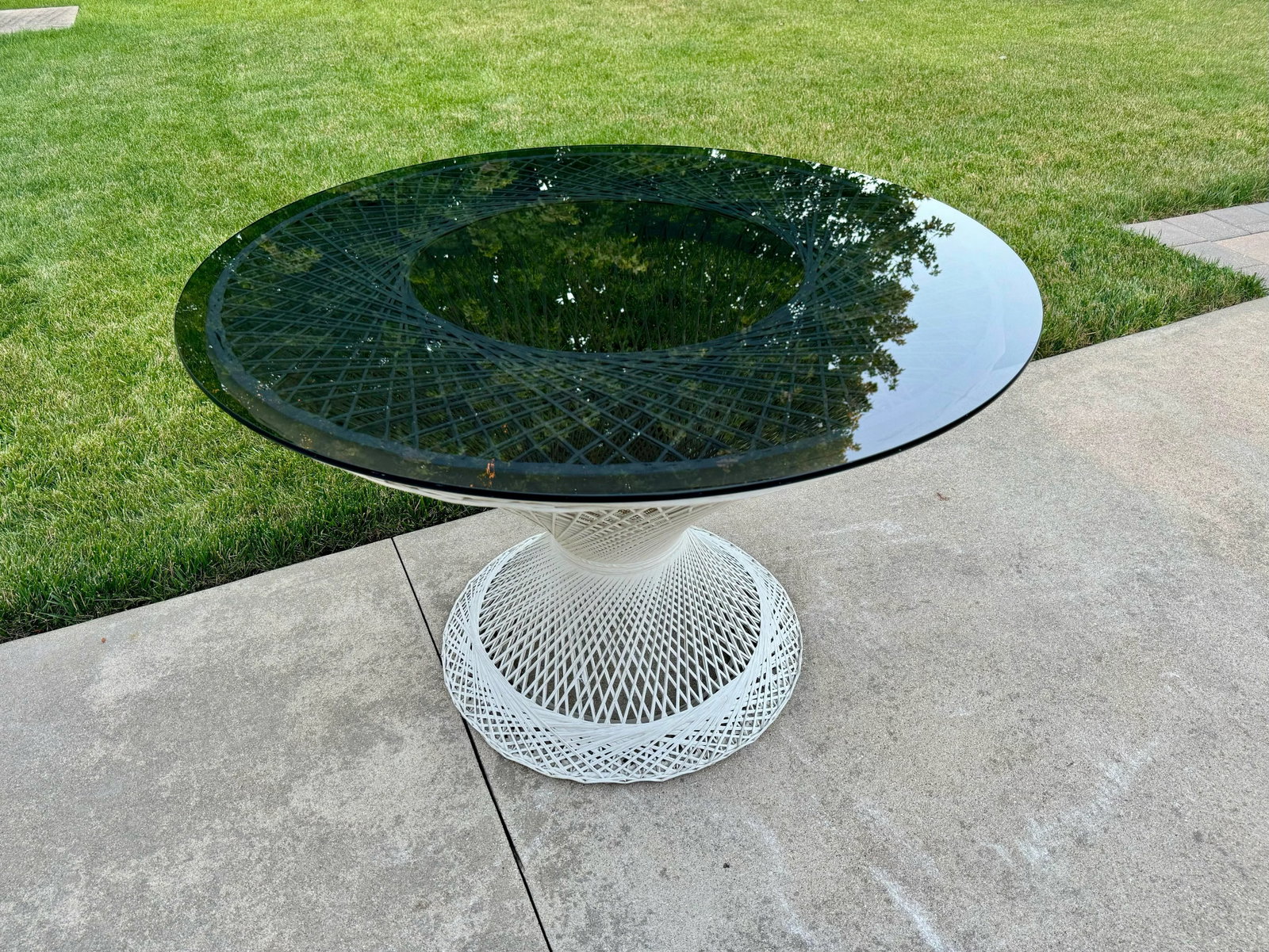 1970s Mid-Century Modern Russell Woodard Spun Fiberglass Dining Table, Attributed - 9