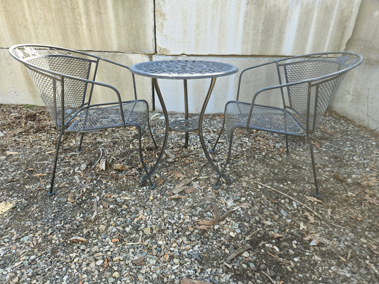 Mid 20th Century Wrought Iron Bistro Table & 2 Chairs - 6
