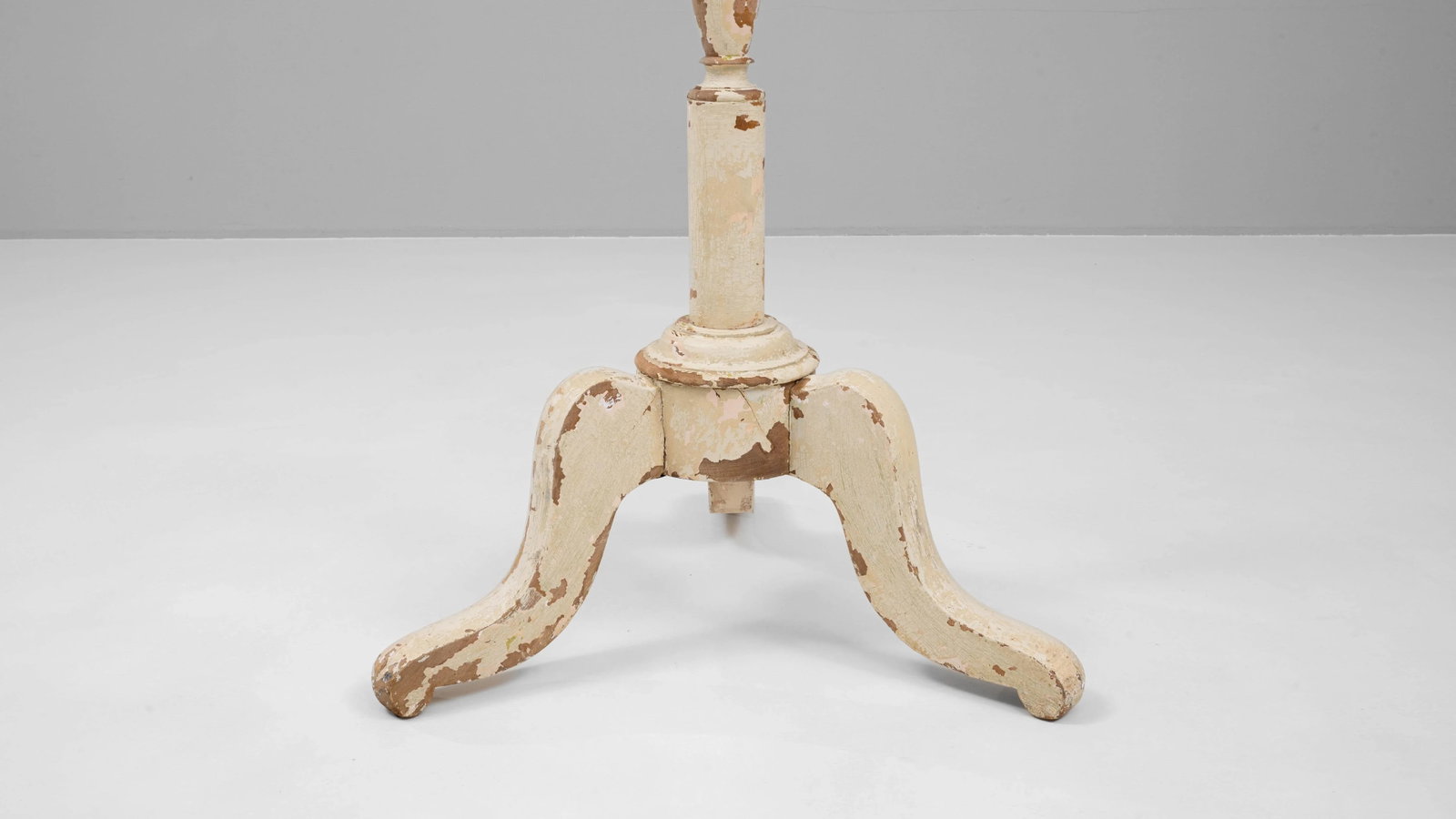 1900s French Wood White Patinated Floor Hanger - 9