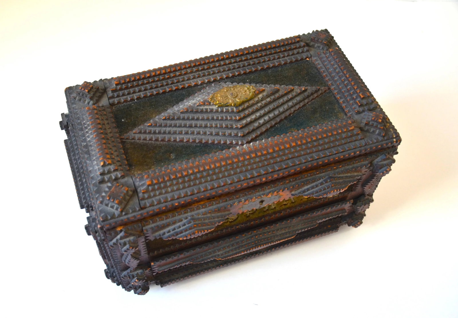 Turn of the Century Hand Carved Tramp Art Wooden Jewelry Box, Circa 1900 - 3
