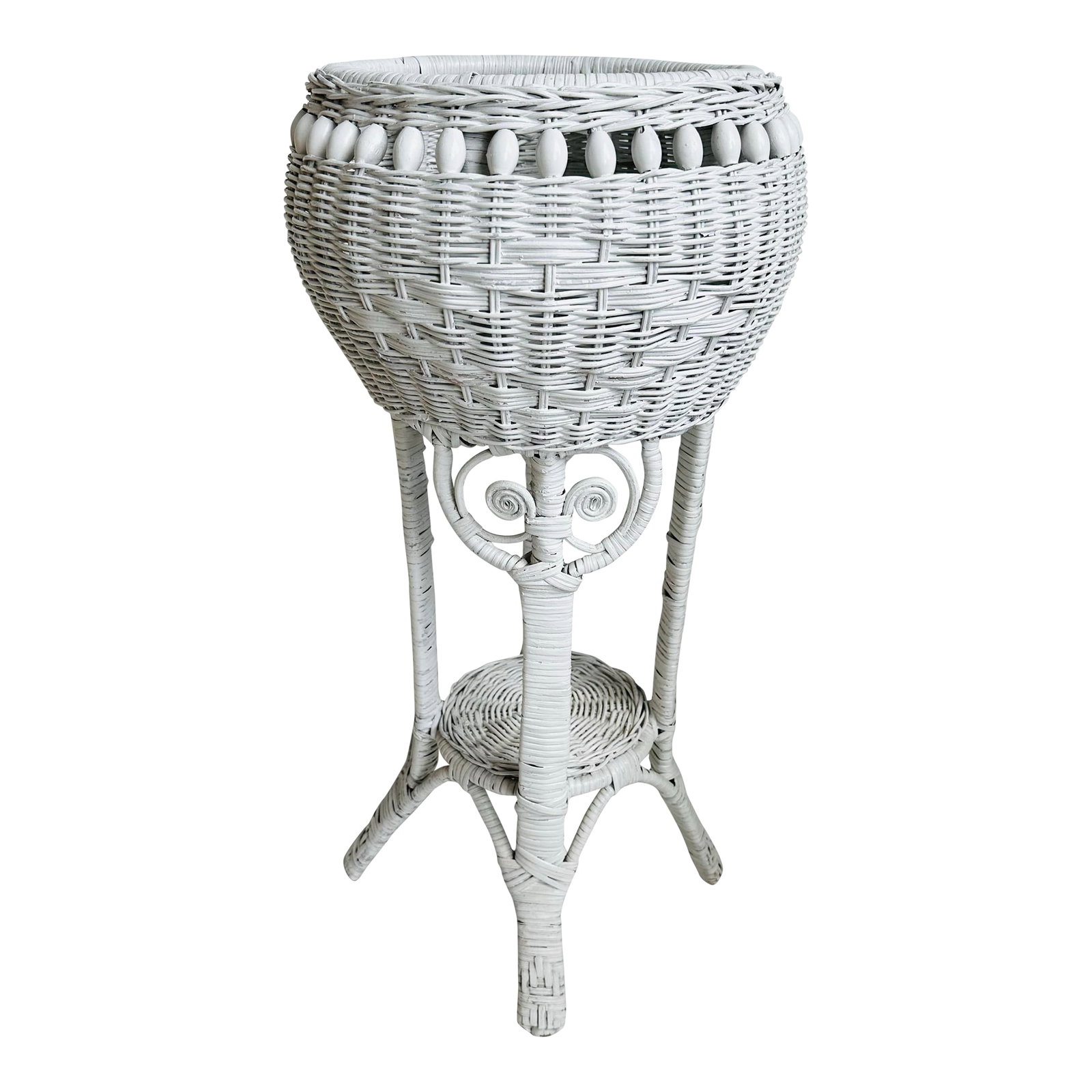 Vintage Victorian Painted White Wicker Indoor or Outdoor Plant Stand (1 of 8)