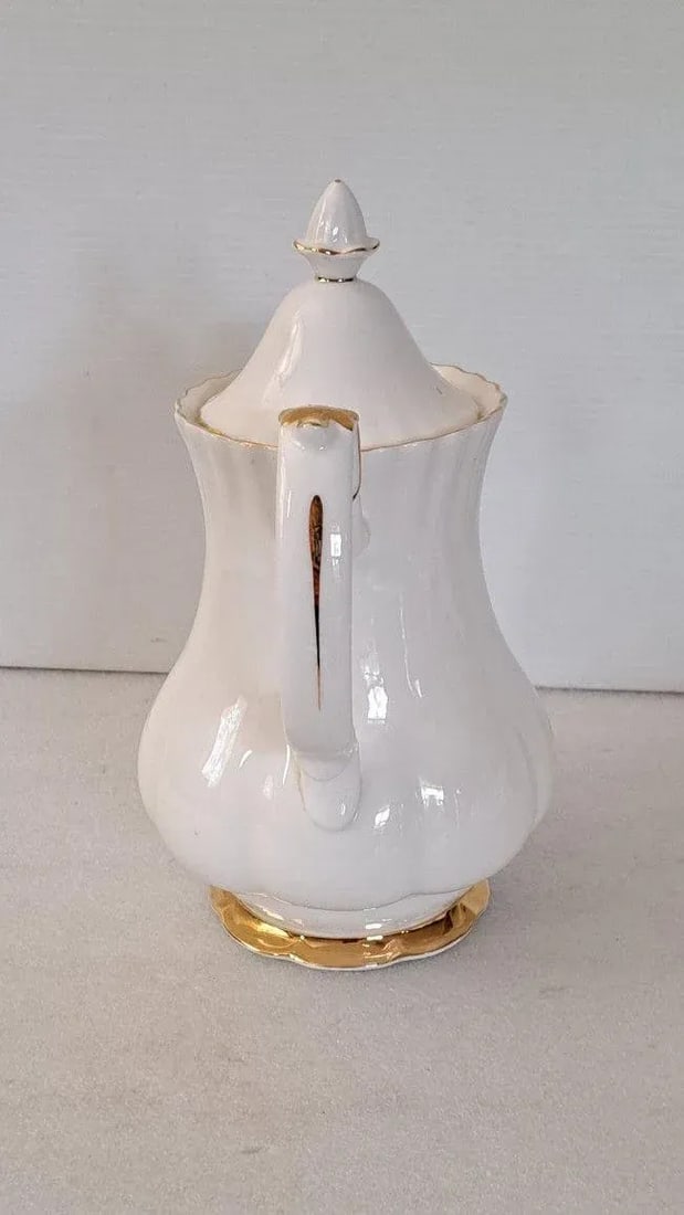 Vintage Royal Albert Val d'Or Bone China Tea Set Teapot Sugar/ Creamer Gold Trim- 3 Pieces - 6