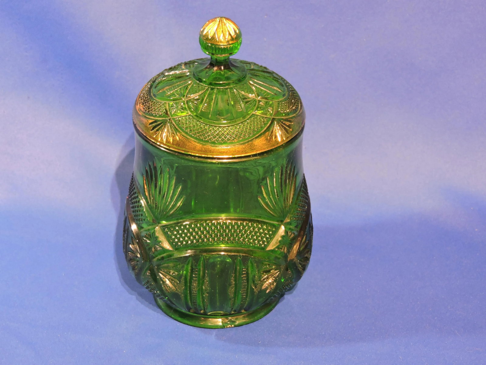 Circa 1890 McKee Glass Co. Hickman Green Gilded Sugar Bowl With Lid - 4