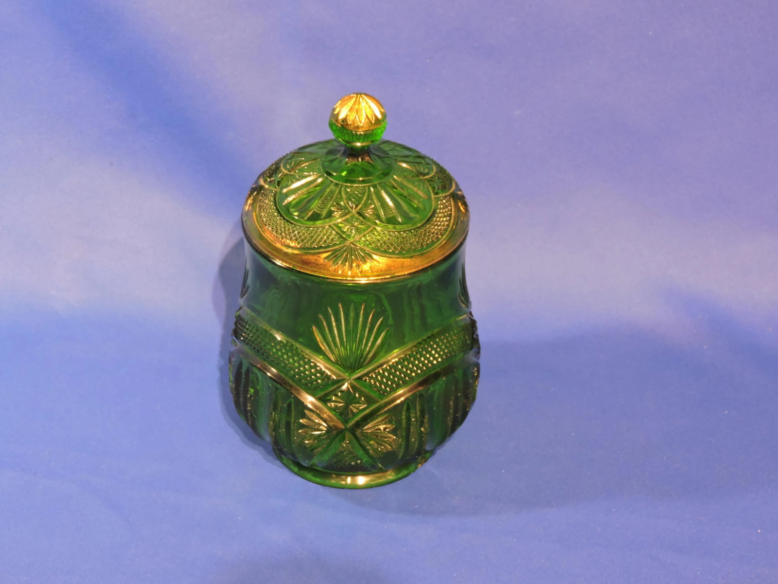 Circa 1890 McKee Glass Co. Hickman Green Gilded Sugar Bowl With Lid - 5