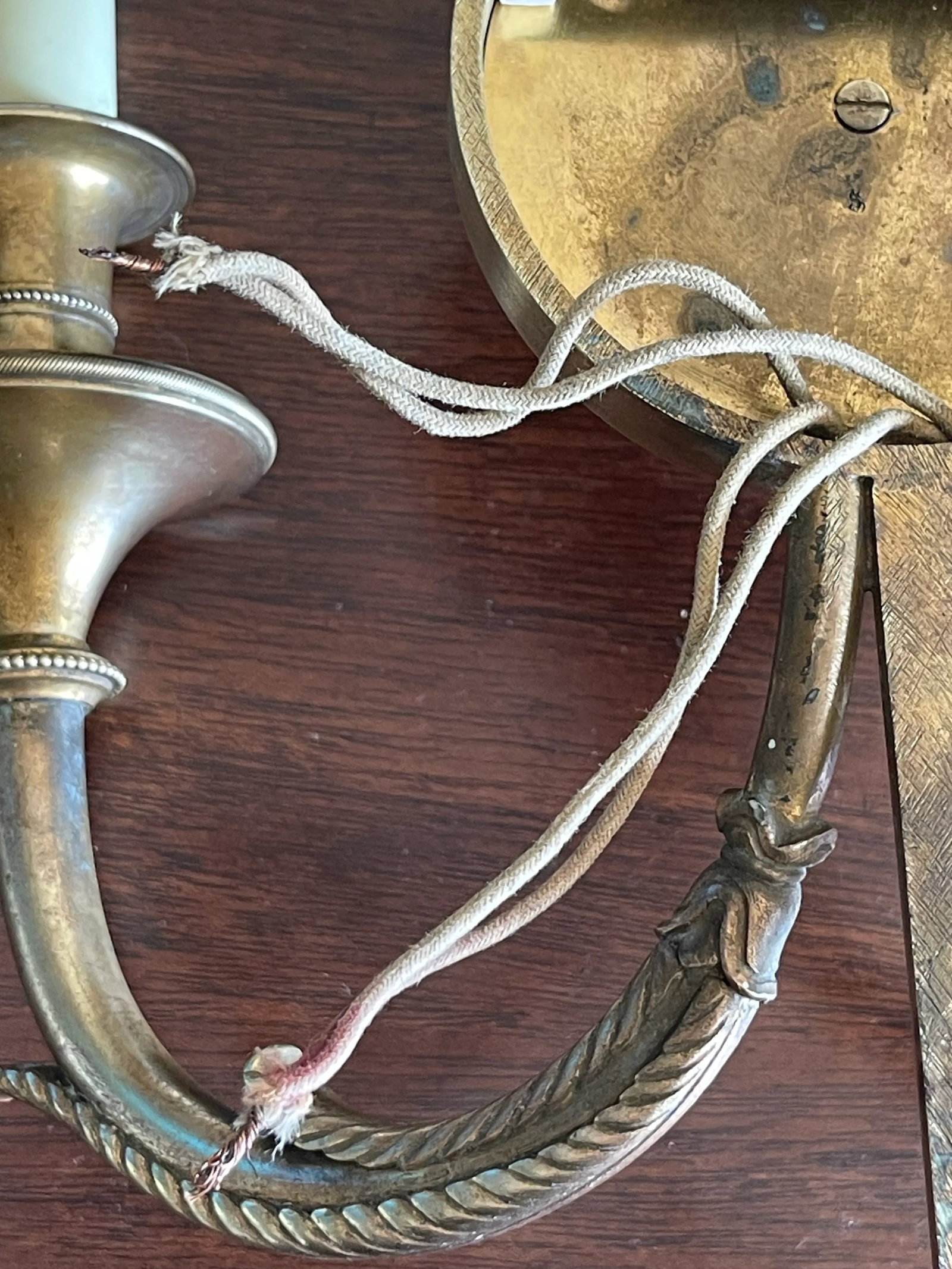 Early 20th Century French Bronze Empire Style With Lion Head and Arrow Sconce Light - 8