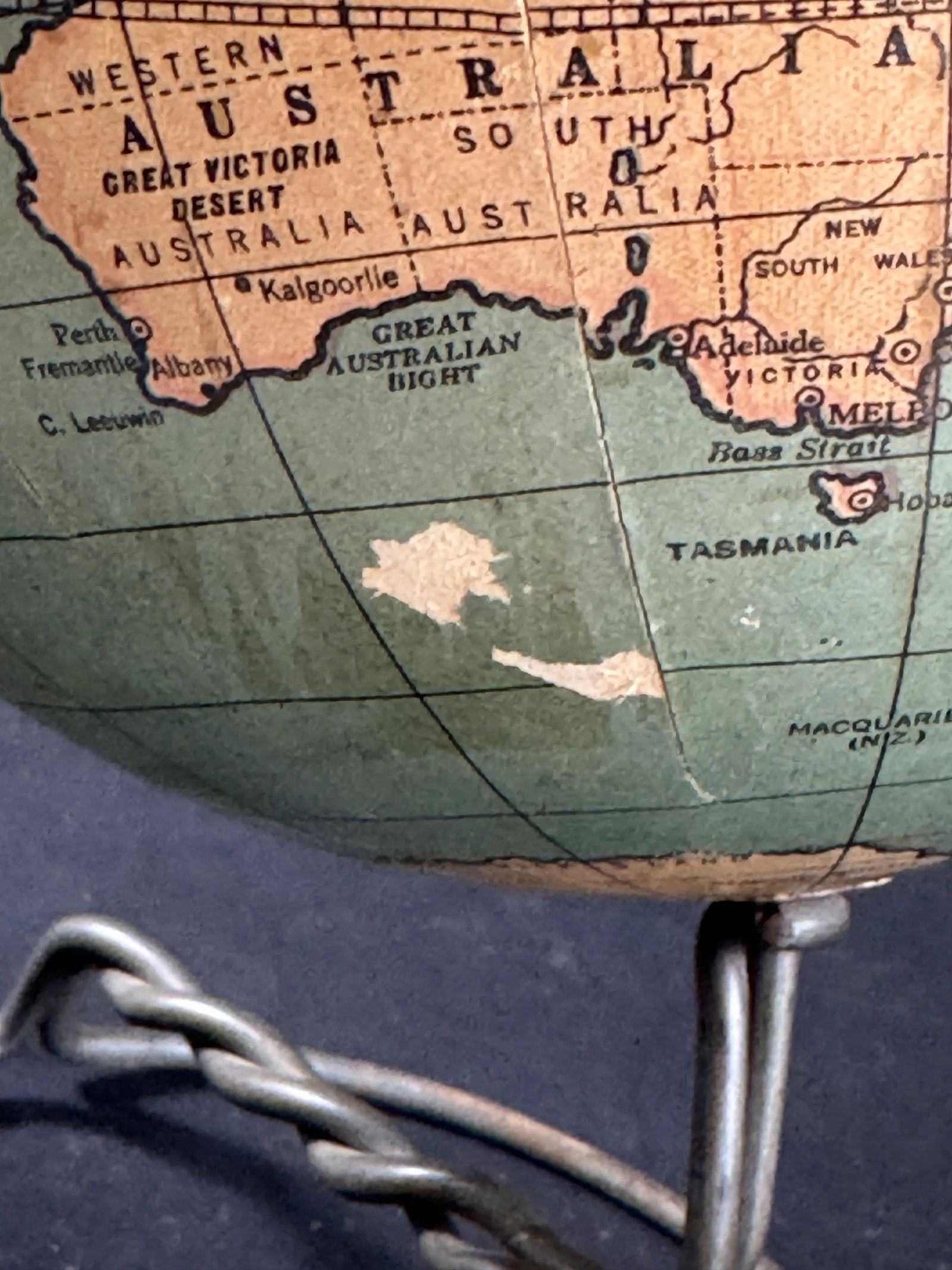 Antique 1909 Weber Costello Co. Peerless 6" Globe. - 10