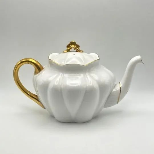 Mid 20th Century Shelley White & Gold Regency Dainty 4-Piece Tea Set With 4-Cup Teapot, Sugar, Cream - 3