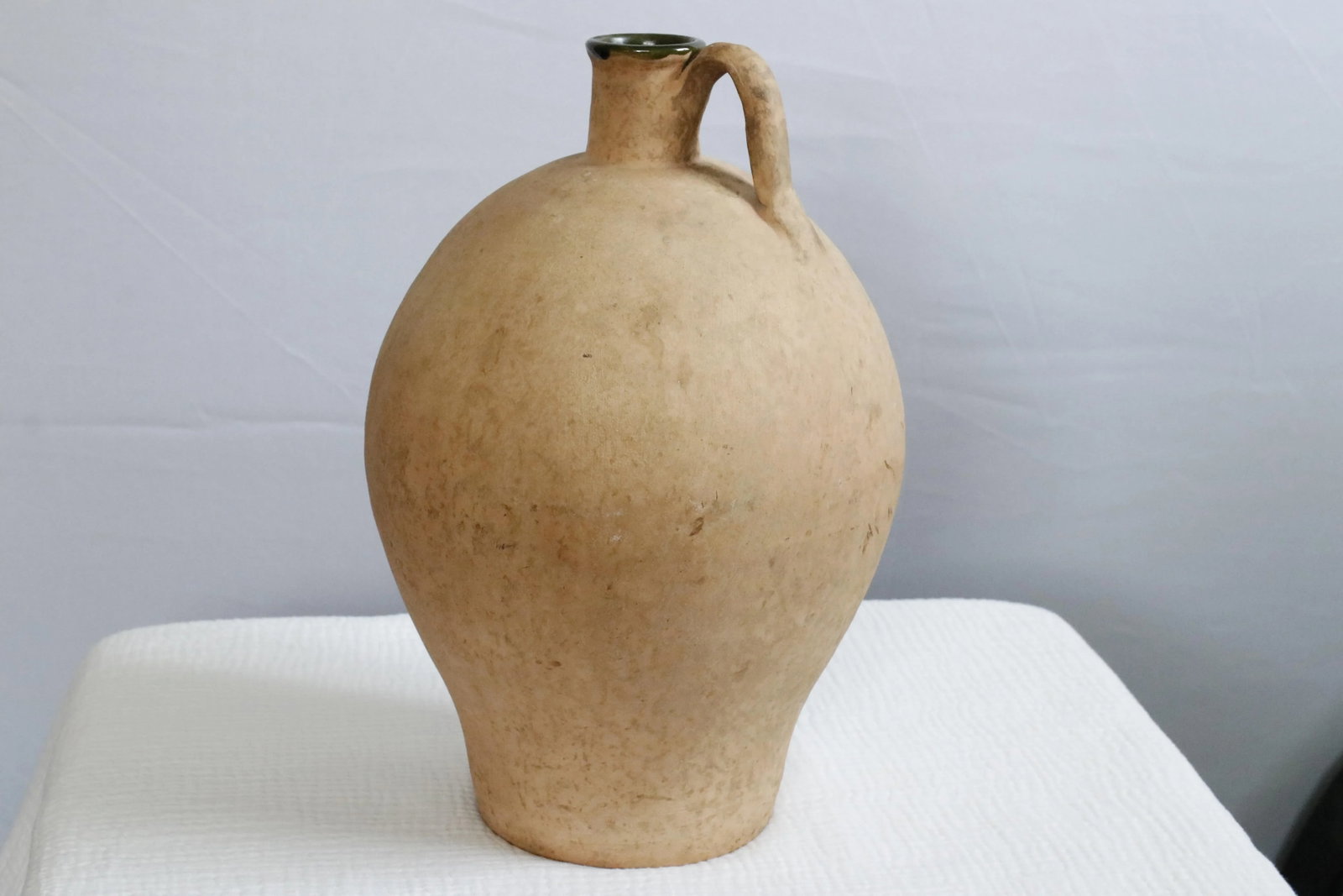 1970s Large Italian Terracotta Amphorae by Vetus Siena With Glazed Green Interior, Signed - 5