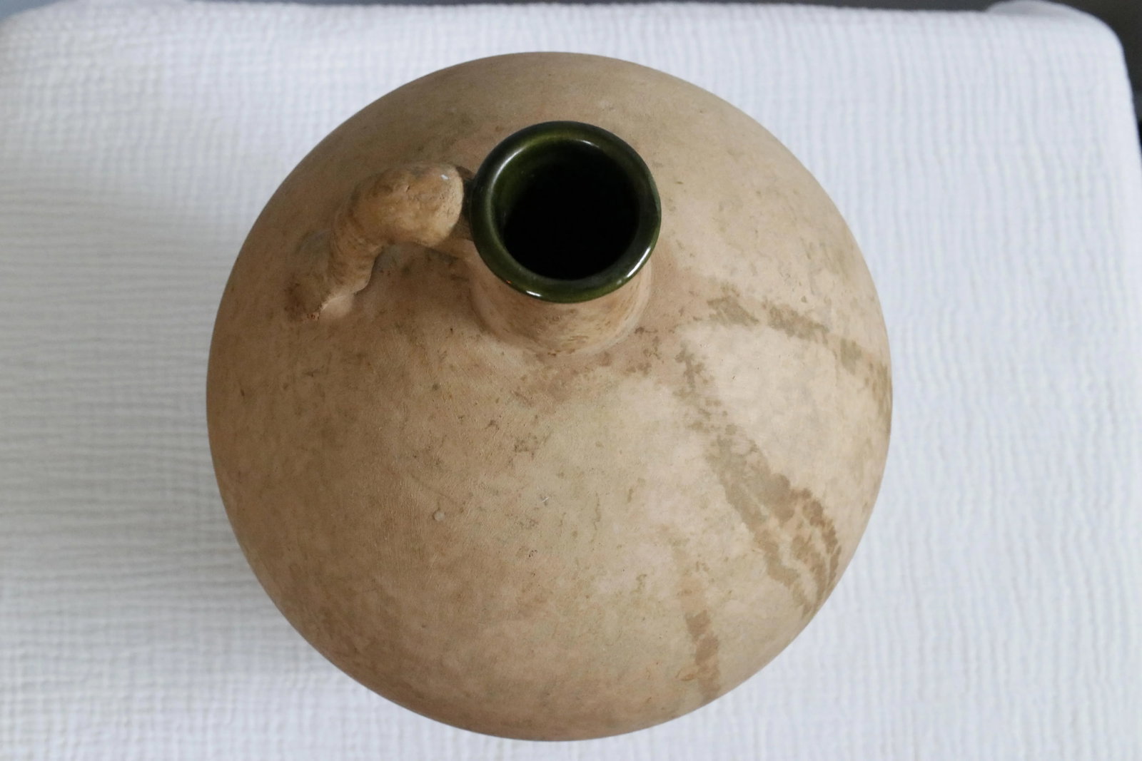 1970s Large Italian Terracotta Amphorae by Vetus Siena With Glazed Green Interior, Signed - 6