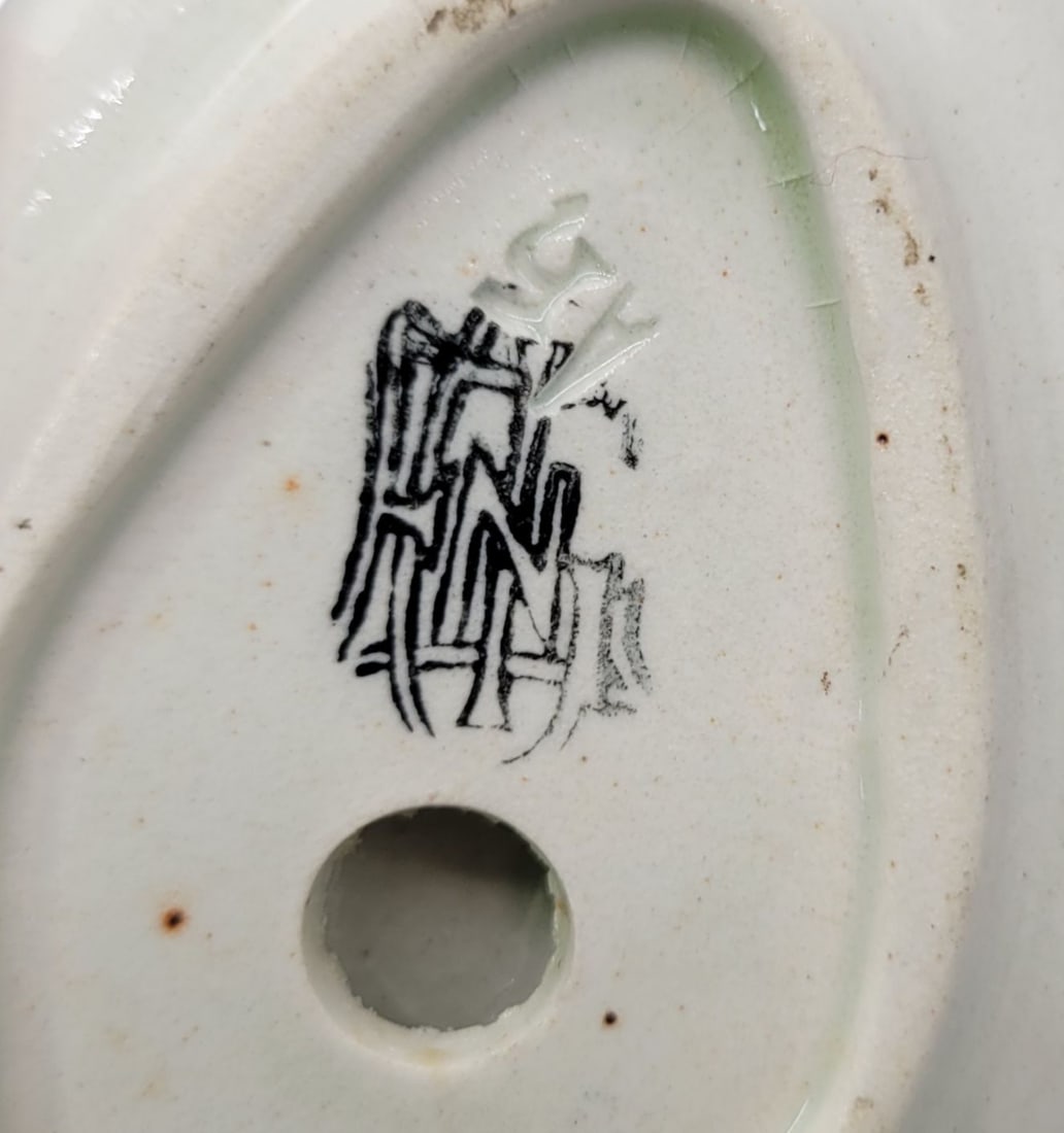 19th Century Faience De Gien French Hand Painted Earthenware Sauce Boat With Attached Underplate and - 5