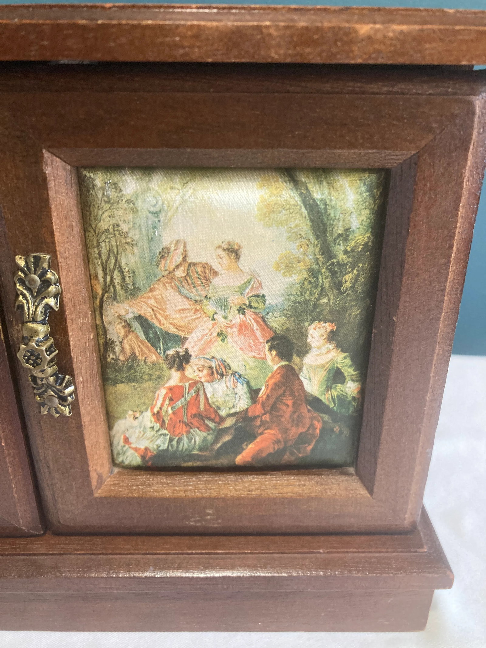 Vintage Wooden Jewelry Music Box With Romantic Scene Panels - 4