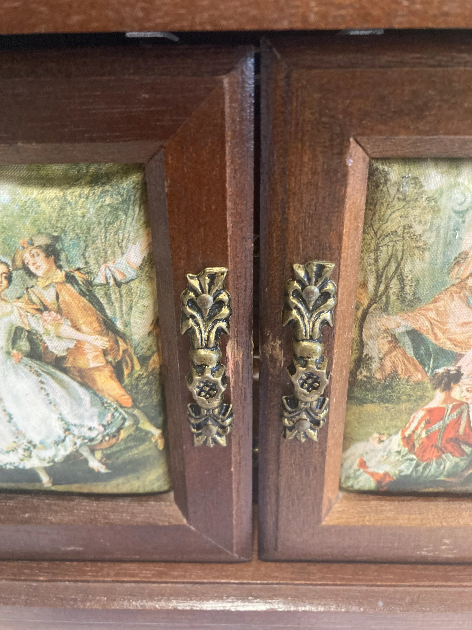 Vintage Wooden Jewelry Music Box With Romantic Scene Panels - 5