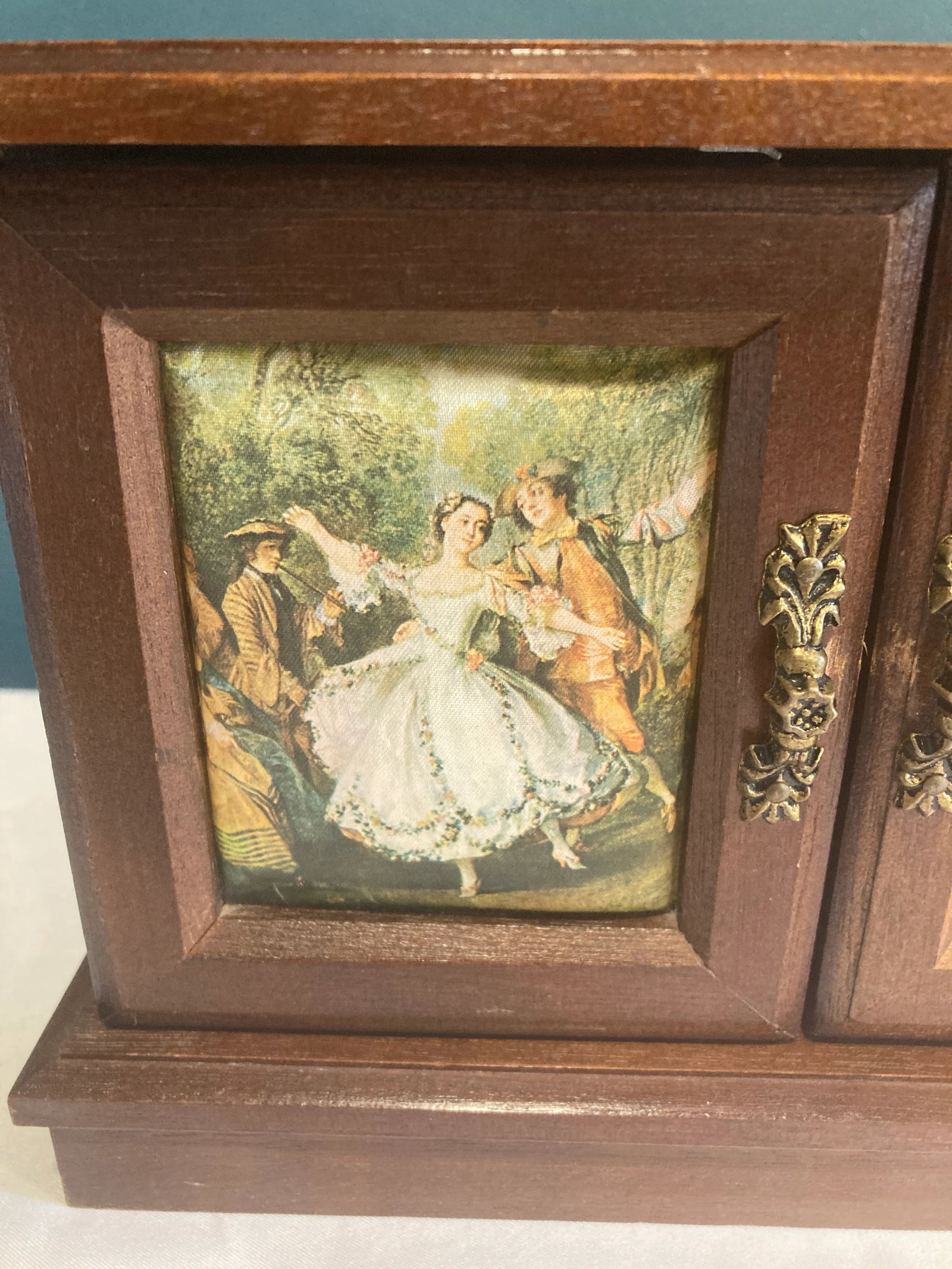 Vintage Wooden Jewelry Music Box With Romantic Scene Panels - 6