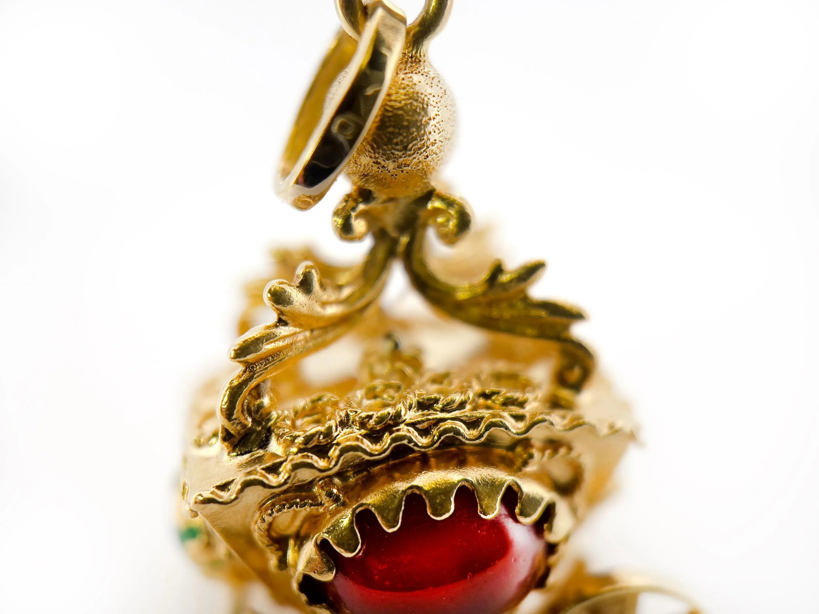 Vintage Carnelian Cinderella Carriage Pendant, 18k - 3
