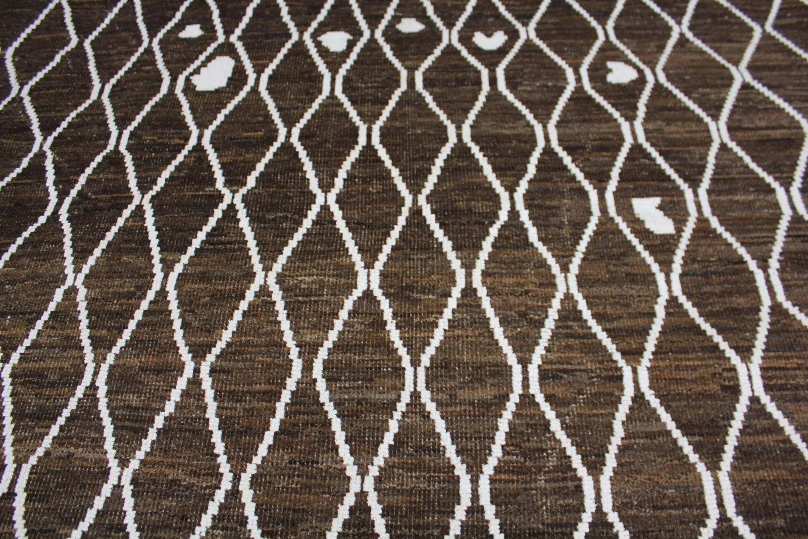 Hand Knotted Navajo Design Wool Rug. 9'3" X 12" - 3