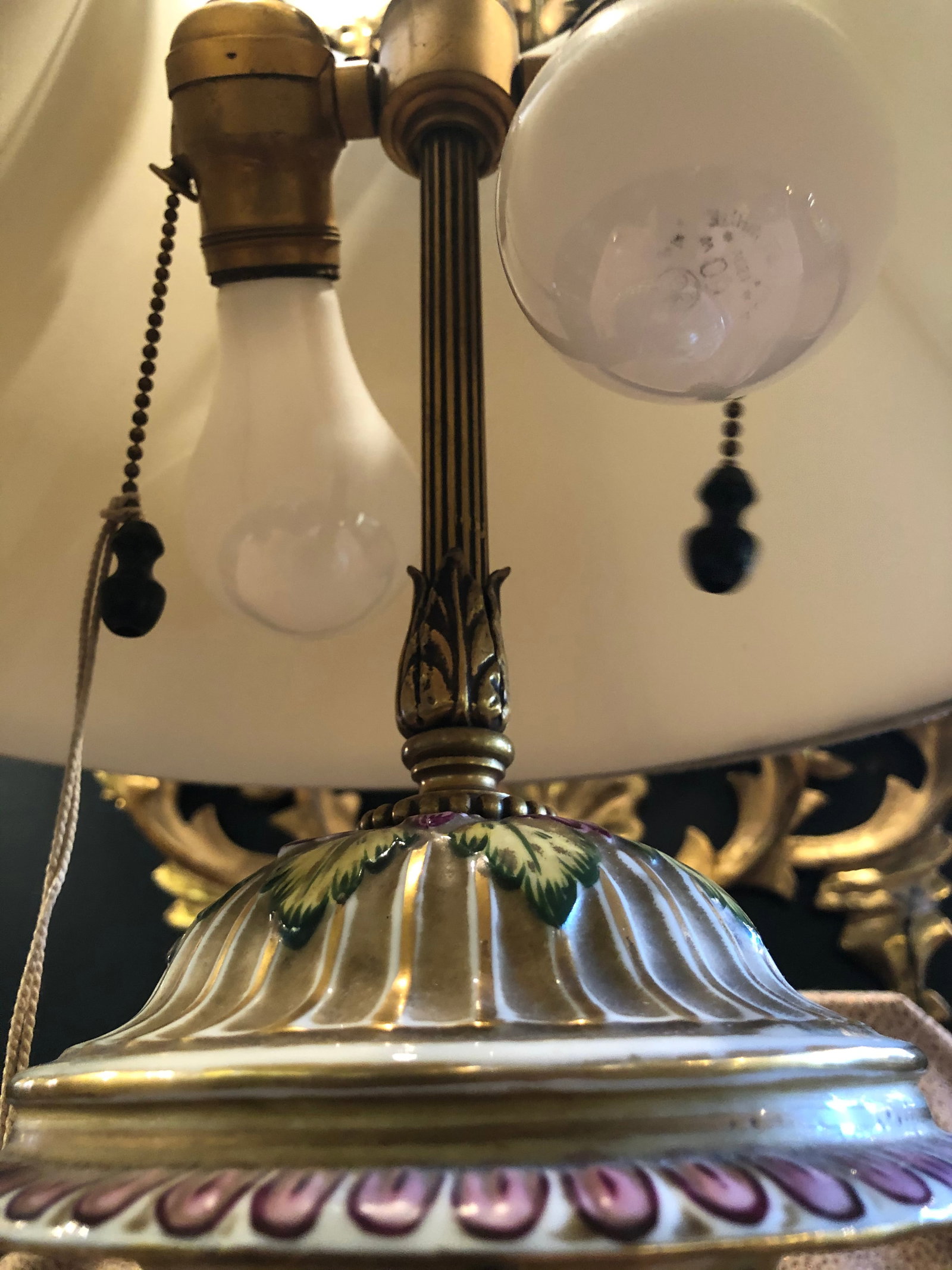 Vintage Italian Porcelain Figural Hand Painted Gilt Table Lamp With Shade - 11