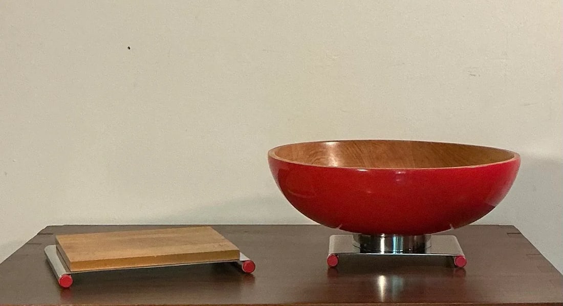 Larry Laslo Towle Futura Series Modern Red Center Bowl With Cutting Board 1980s Post Modern - 2