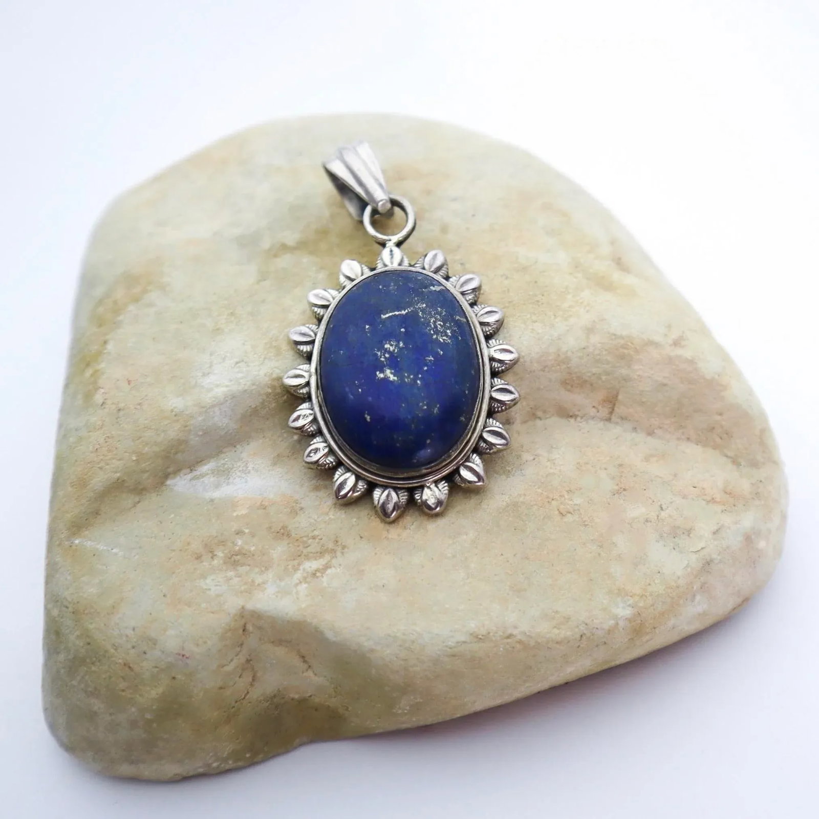 Vintage Lapis Lazuli in Sterling Silver Starburst - 9