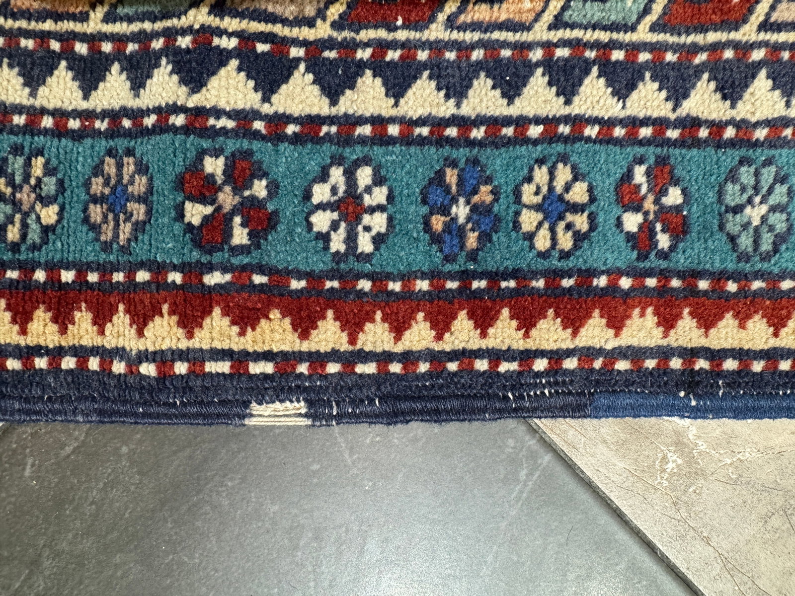 Late 19th Century Caucasian Shirvan Prayer Rug (Karagashli Type) - 2