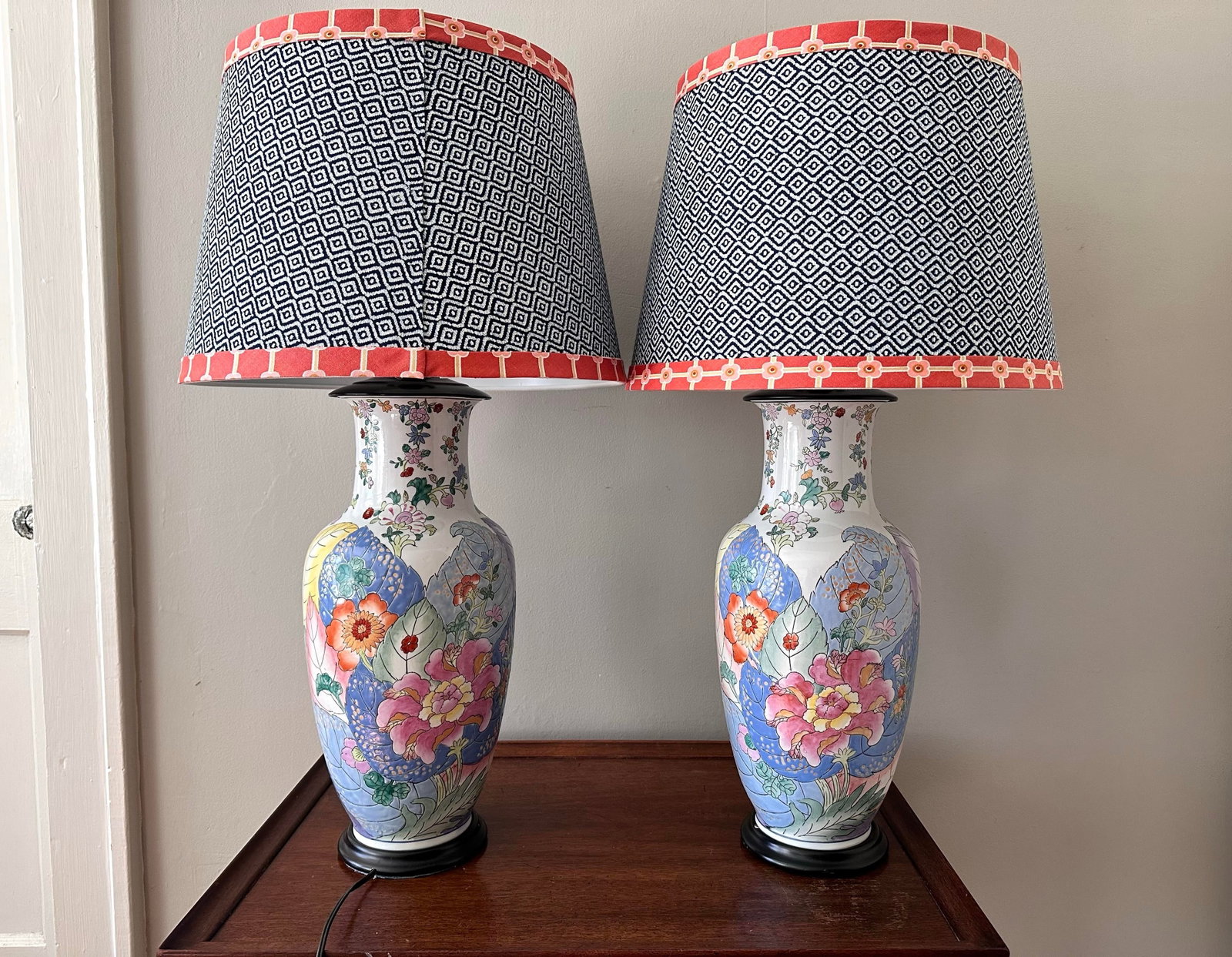 Pair of Vintage Tobacco Leaf Design Lamps With Fabric Shades - 10